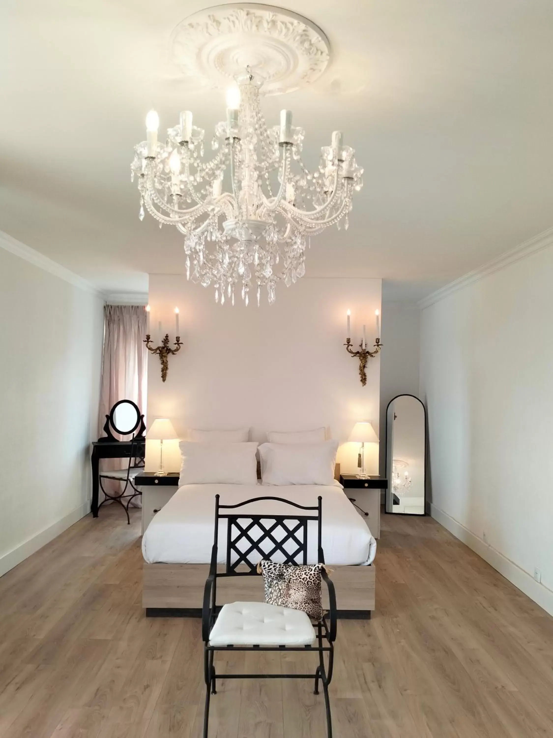 Dining Area in suite Fortuny