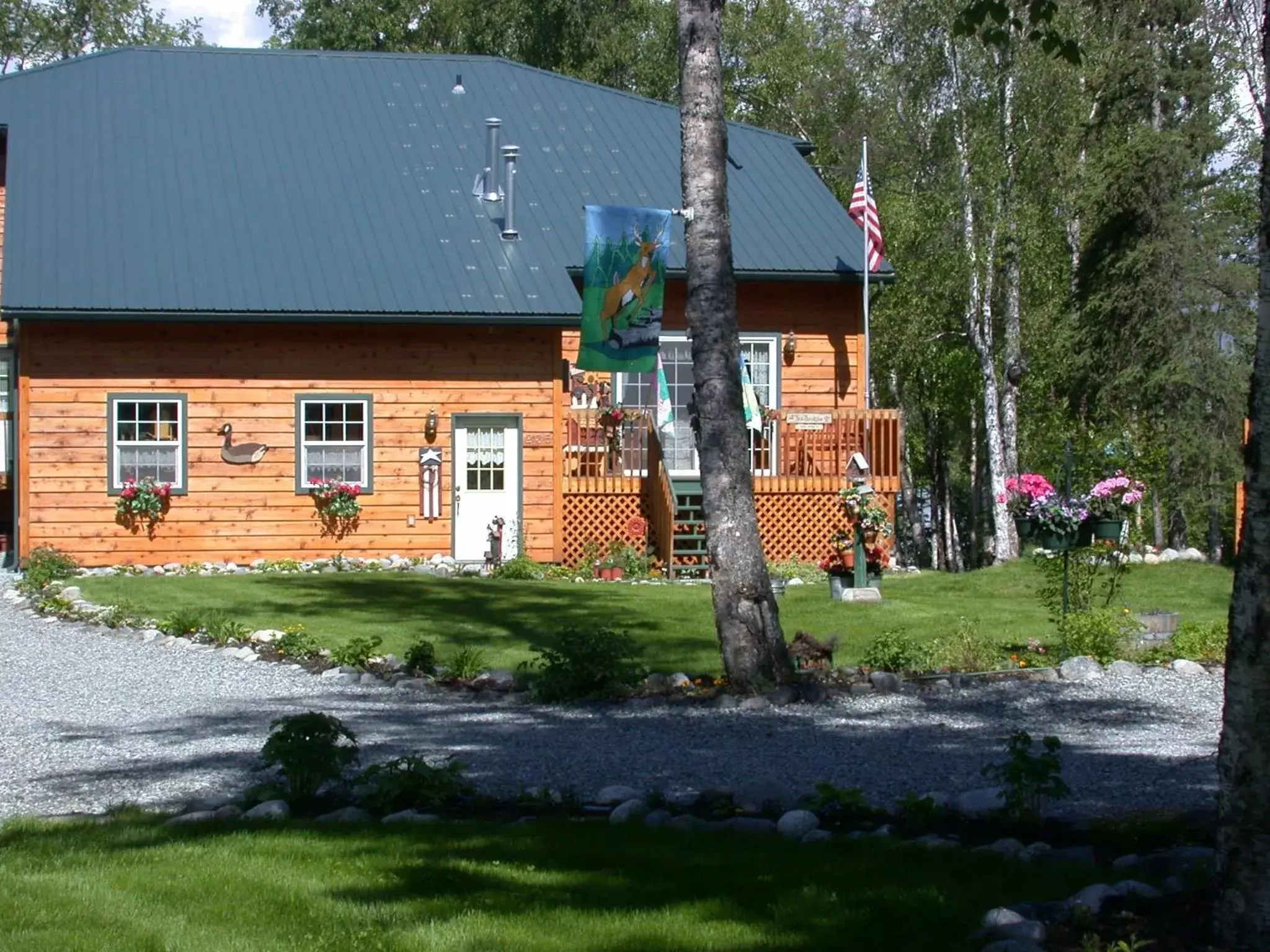 Facade/entrance, Property Building in Alaska's Lake Lucille Bed & Breakfast