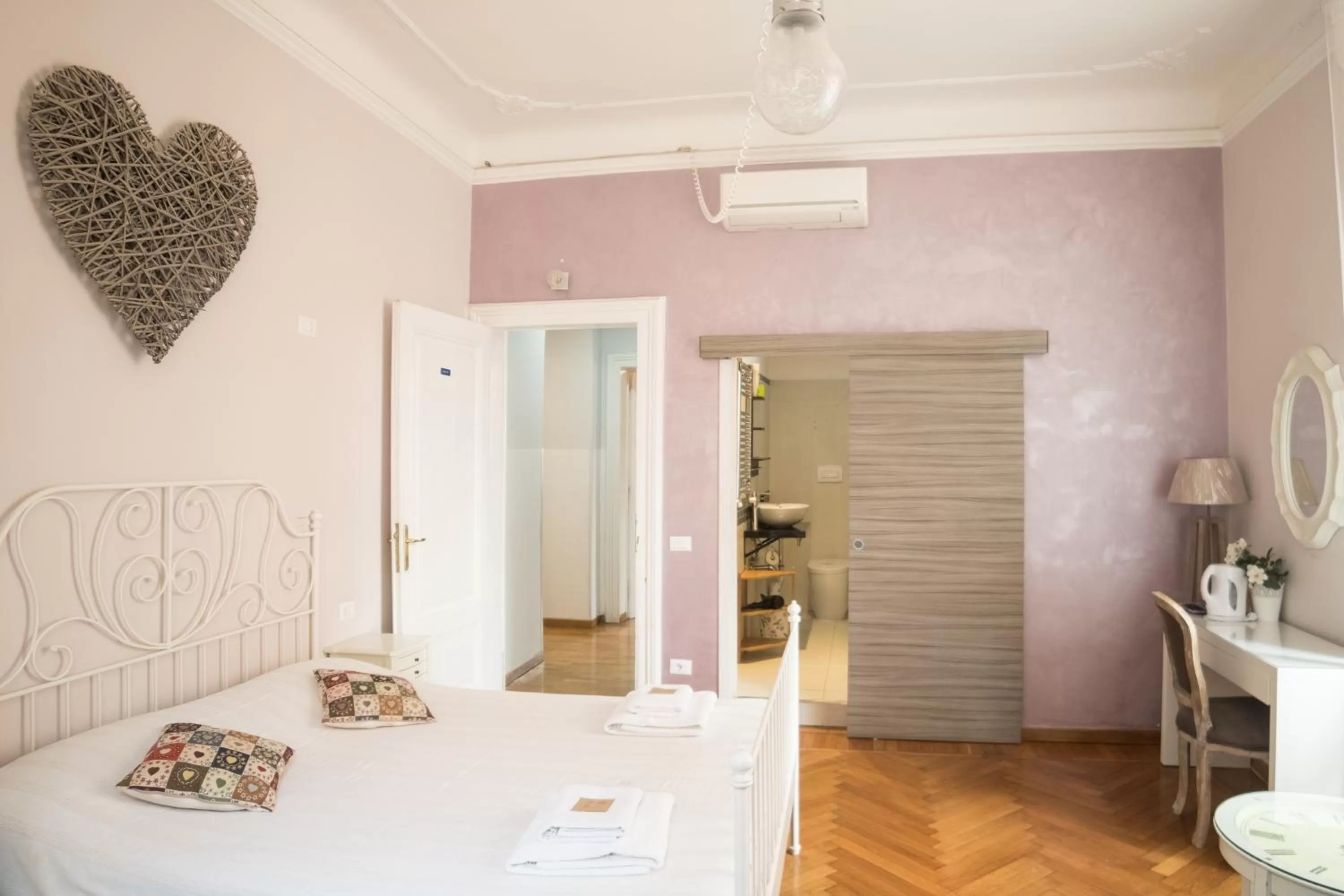 Bed in Sesto Suites Central