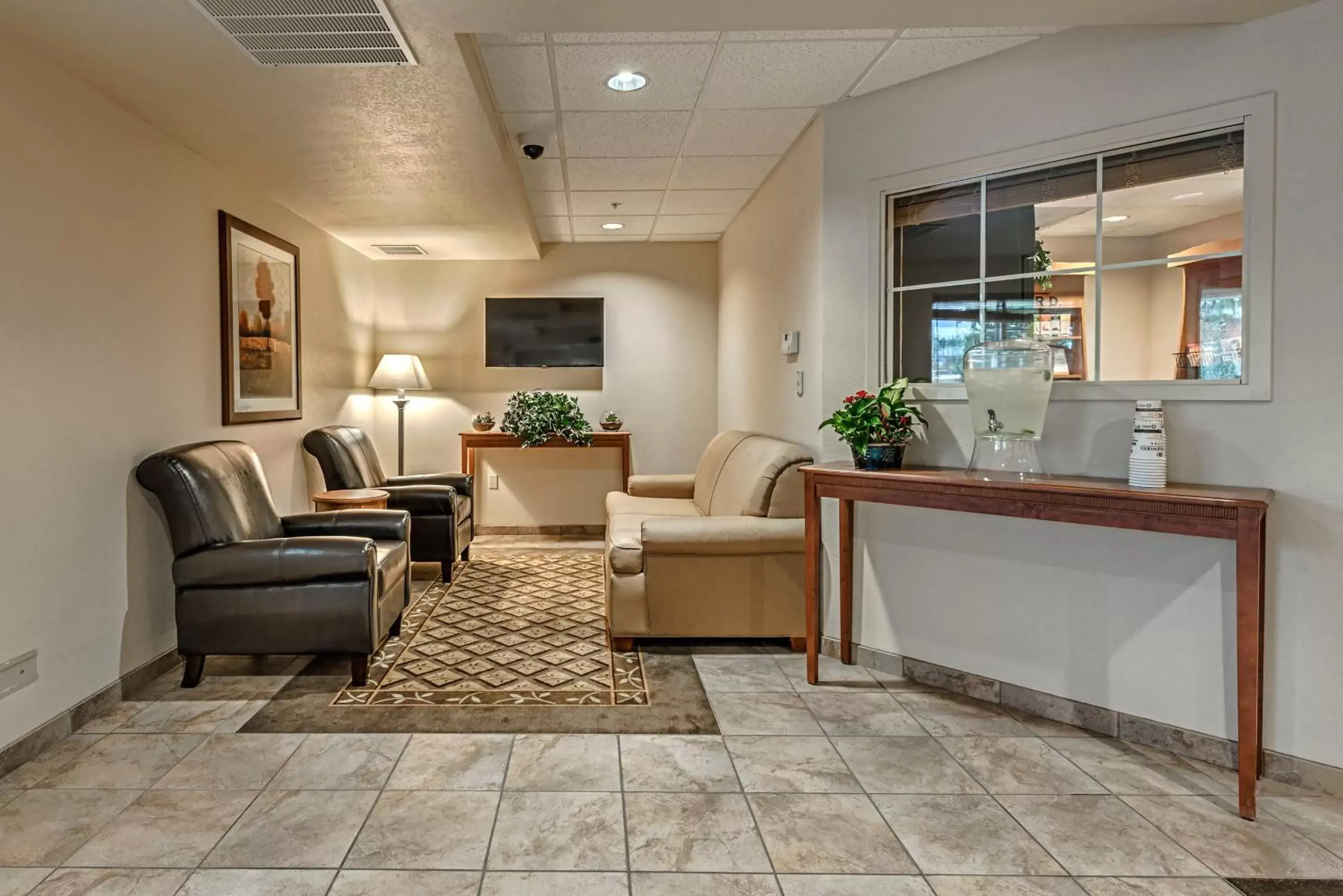 Property building, Lobby/Reception in Candlewood Suites Oak Harbor, an IHG Hotel