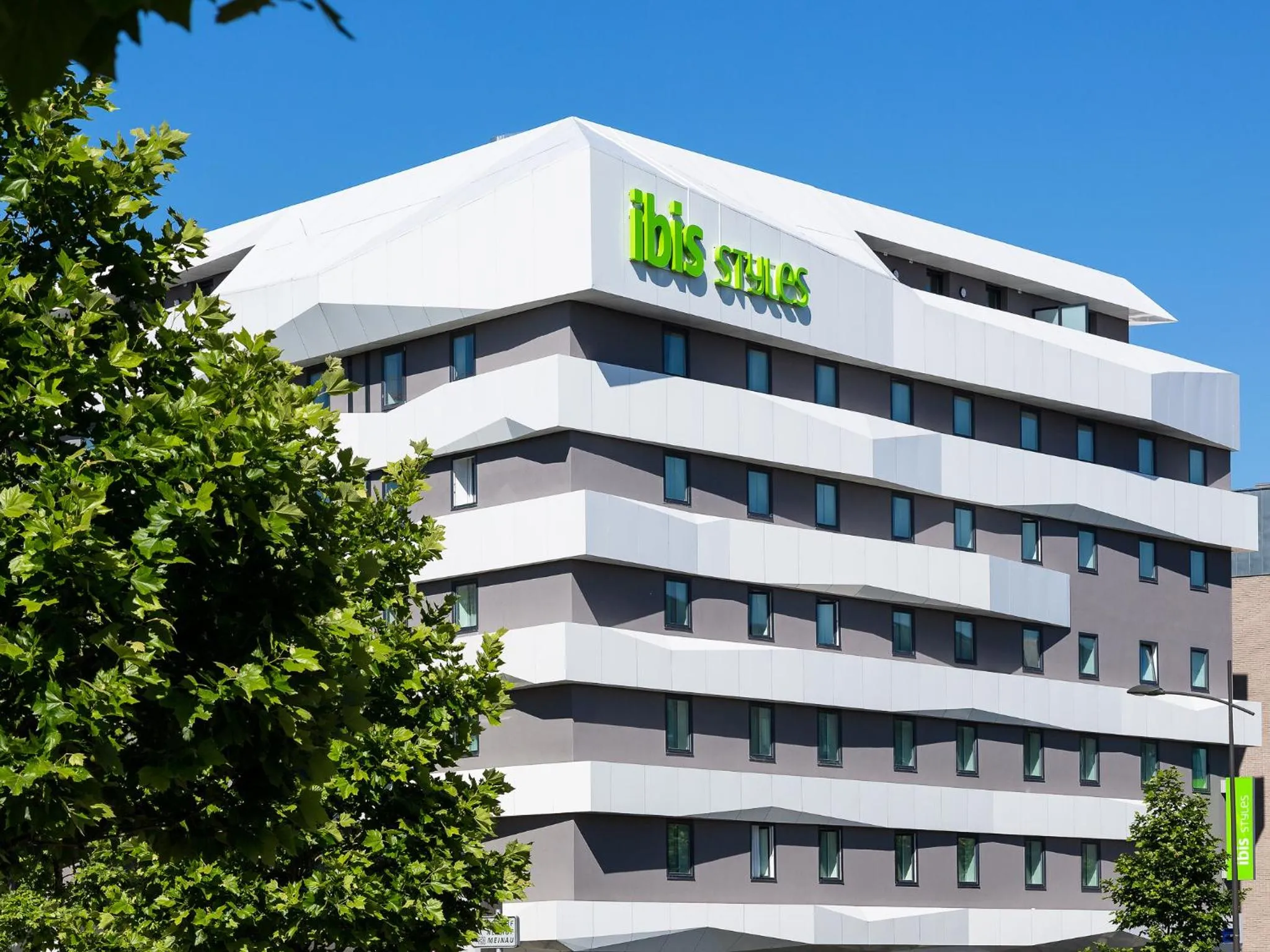 Facade/entrance in ibis Styles Strasbourg Avenue du Rhin