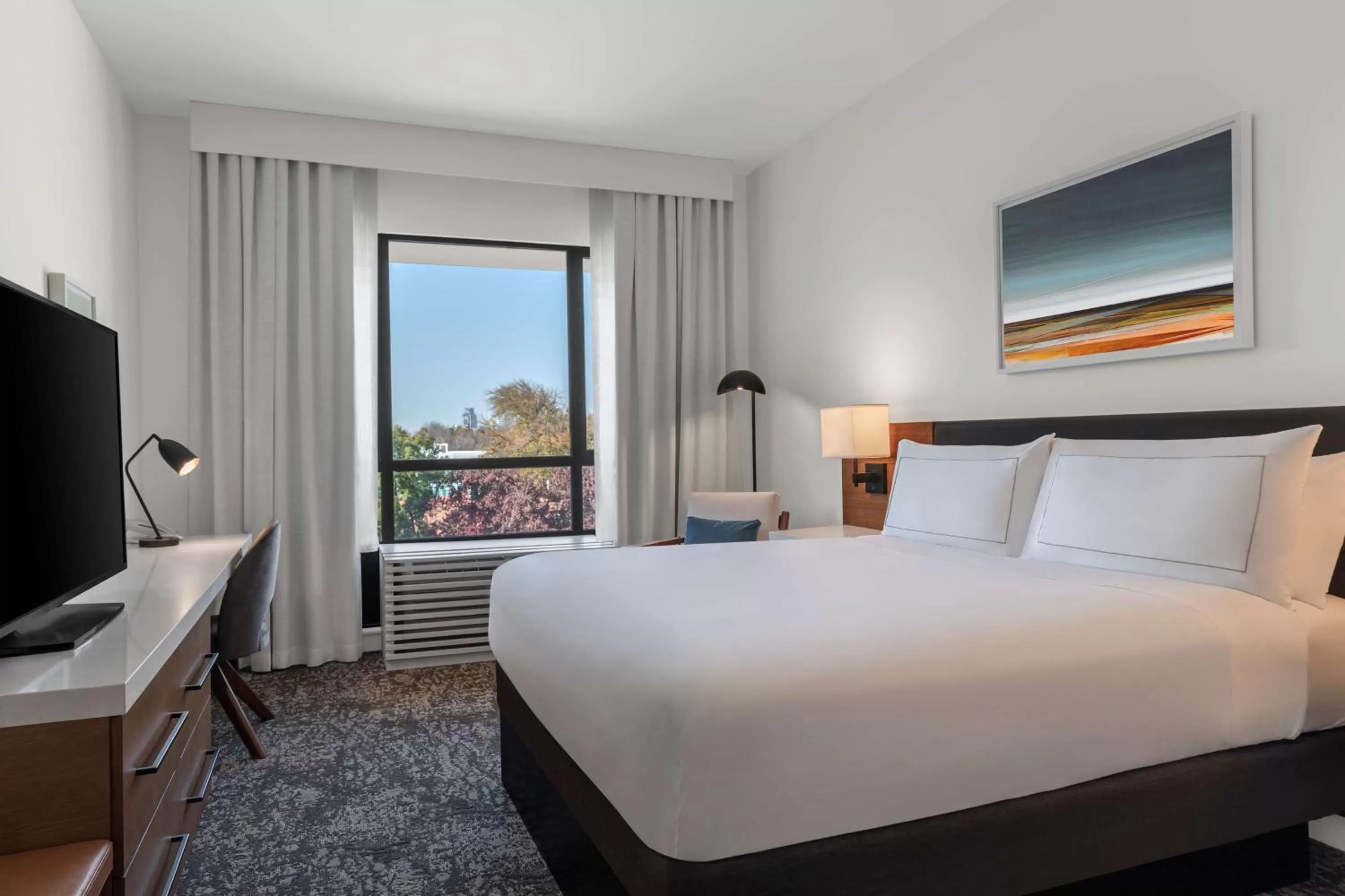 Bed in Tapestry By Hilton The Fort Sutter Hotel Sacramento, Ca