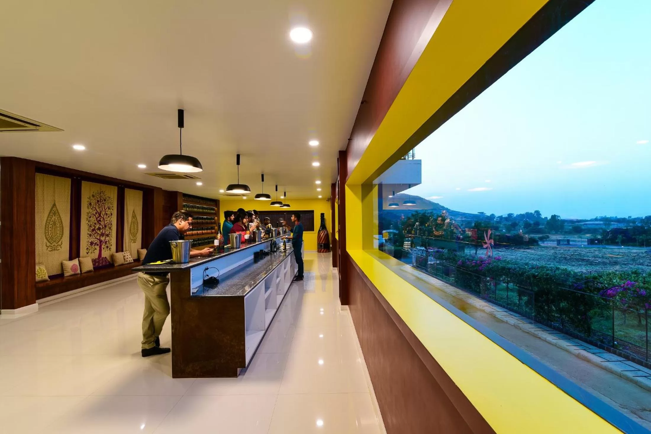 Lounge or bar in The Source At Sula