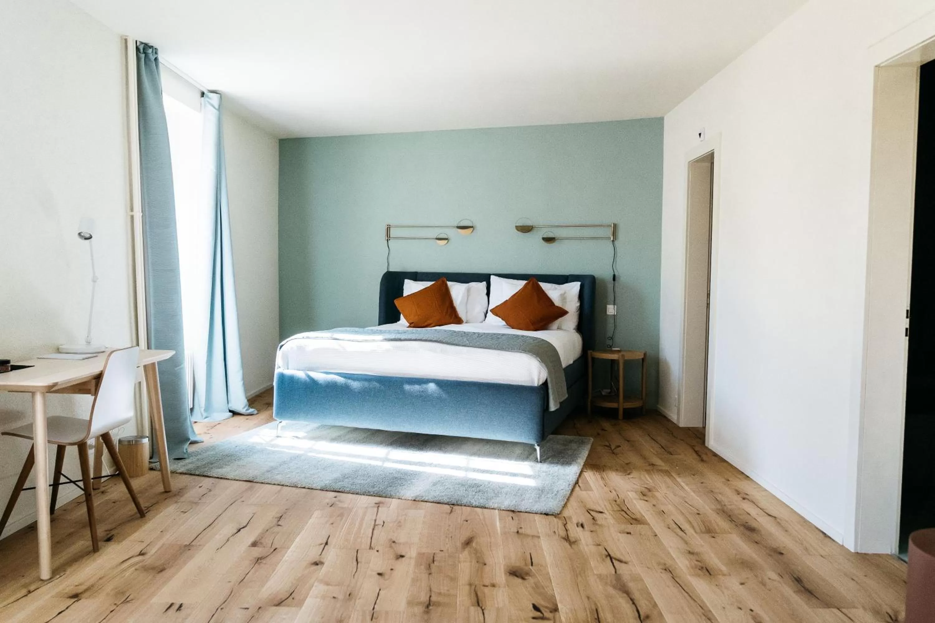 Photo of the whole room, Bed in Hemma