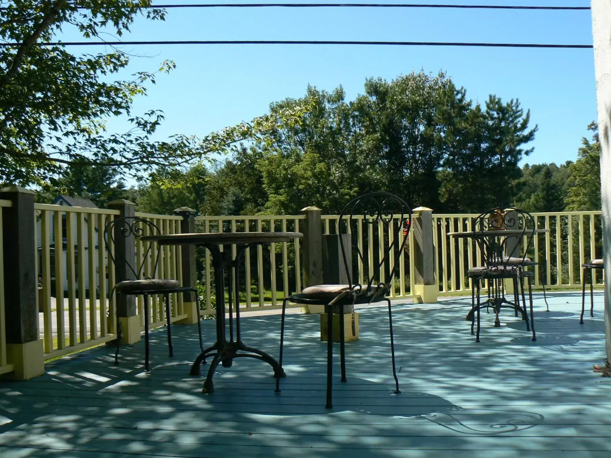 Patio in Auberge de la Tour et Spa