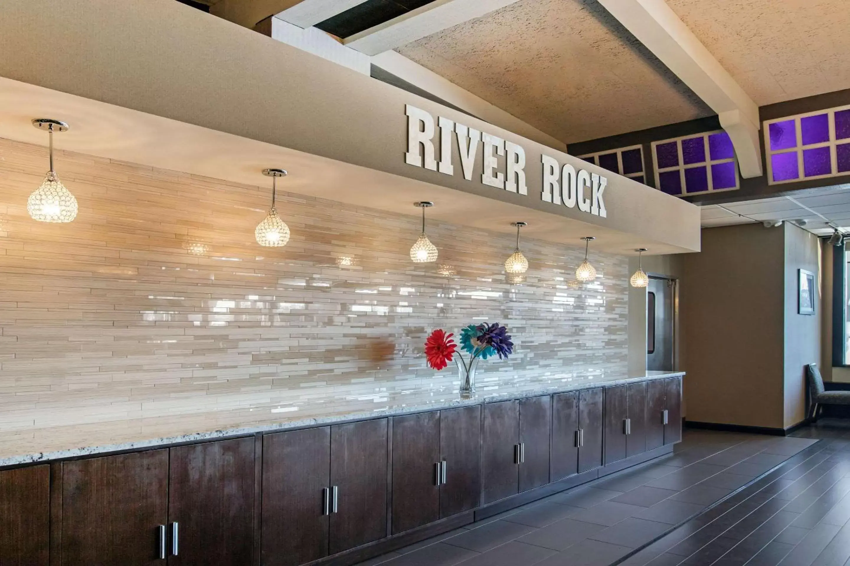 Restaurant/places to eat in Radisson Hotel Grand Rapids Riverfront