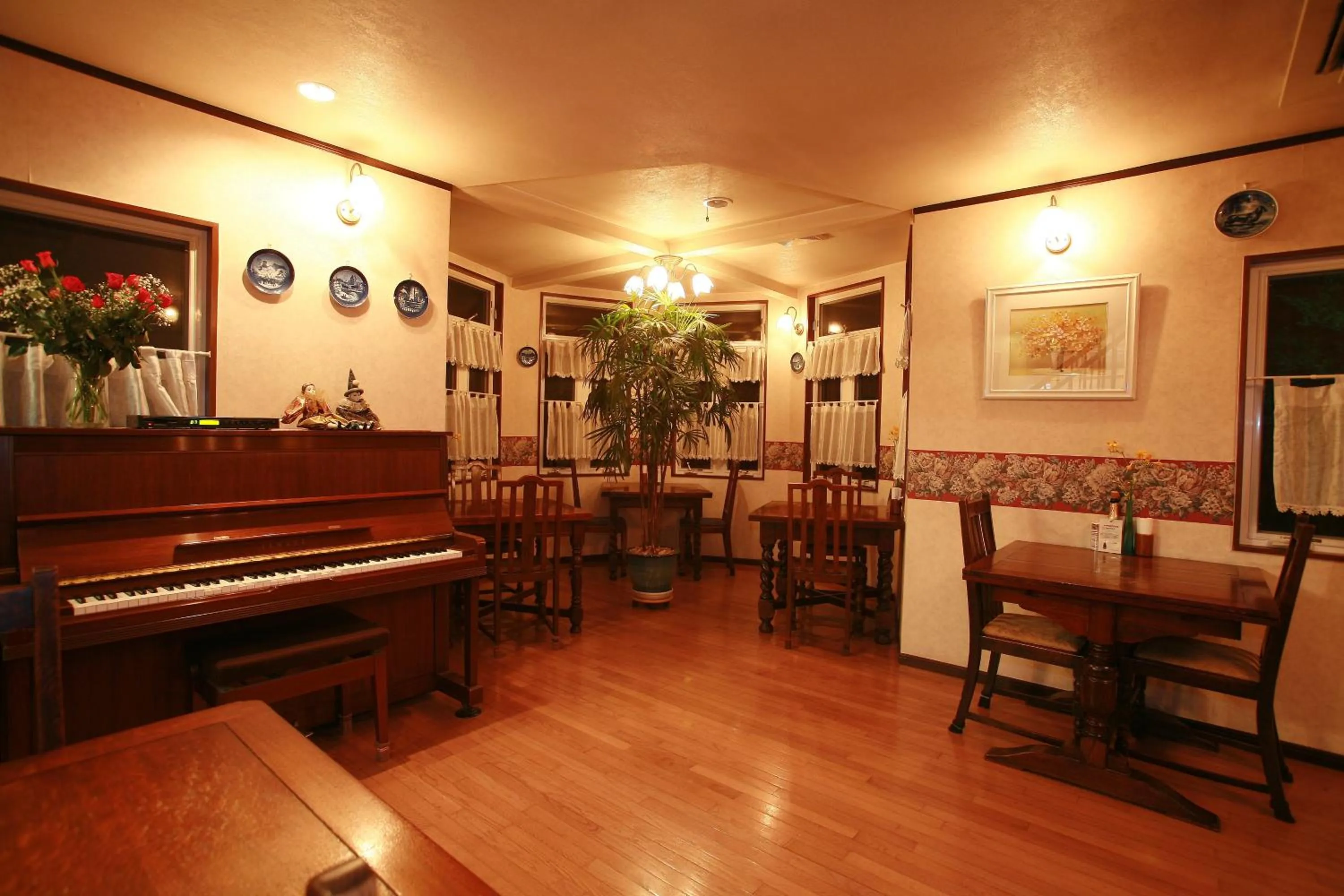 Restaurant/places to eat in Scotch Court