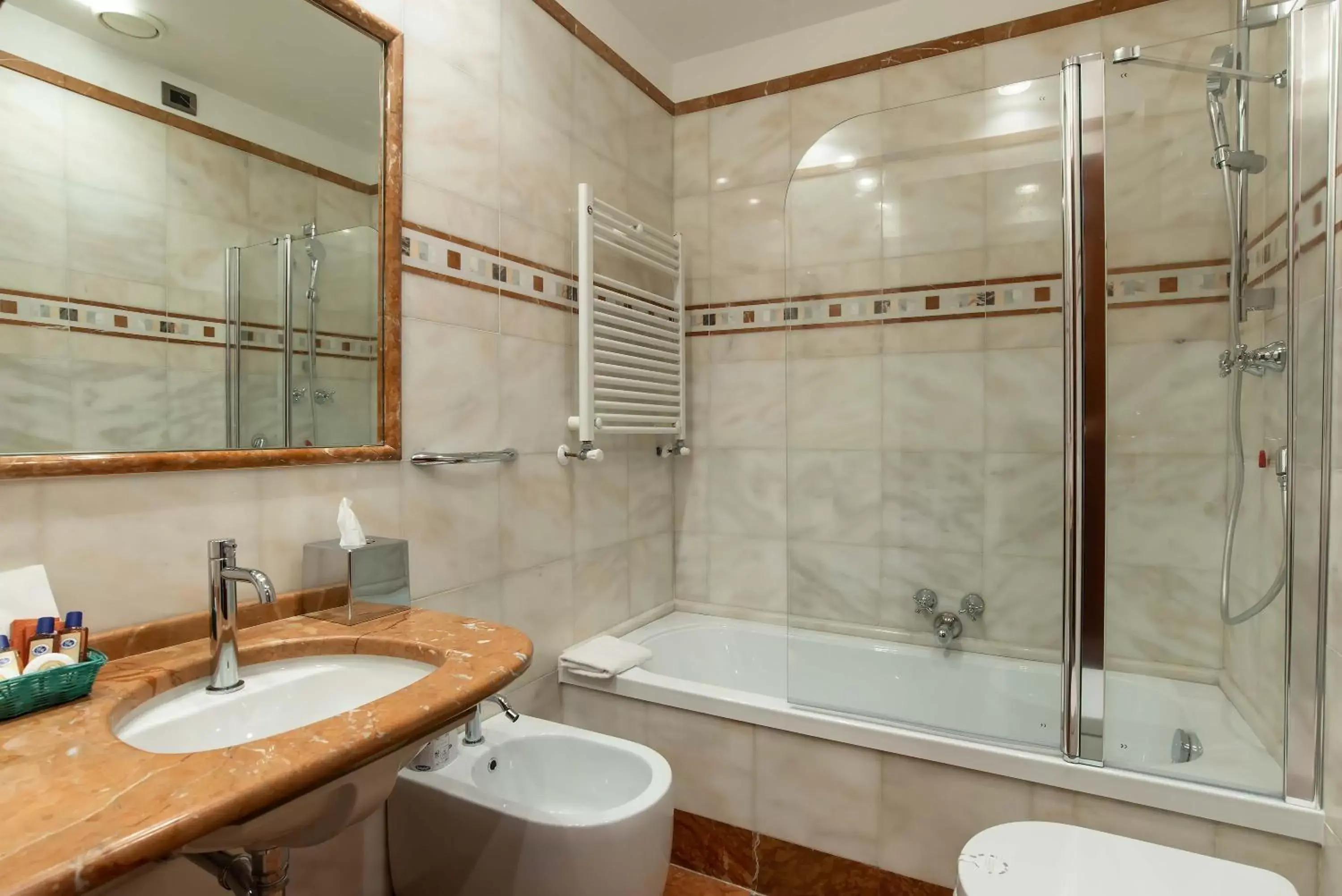 Bathroom in Hotel Genova