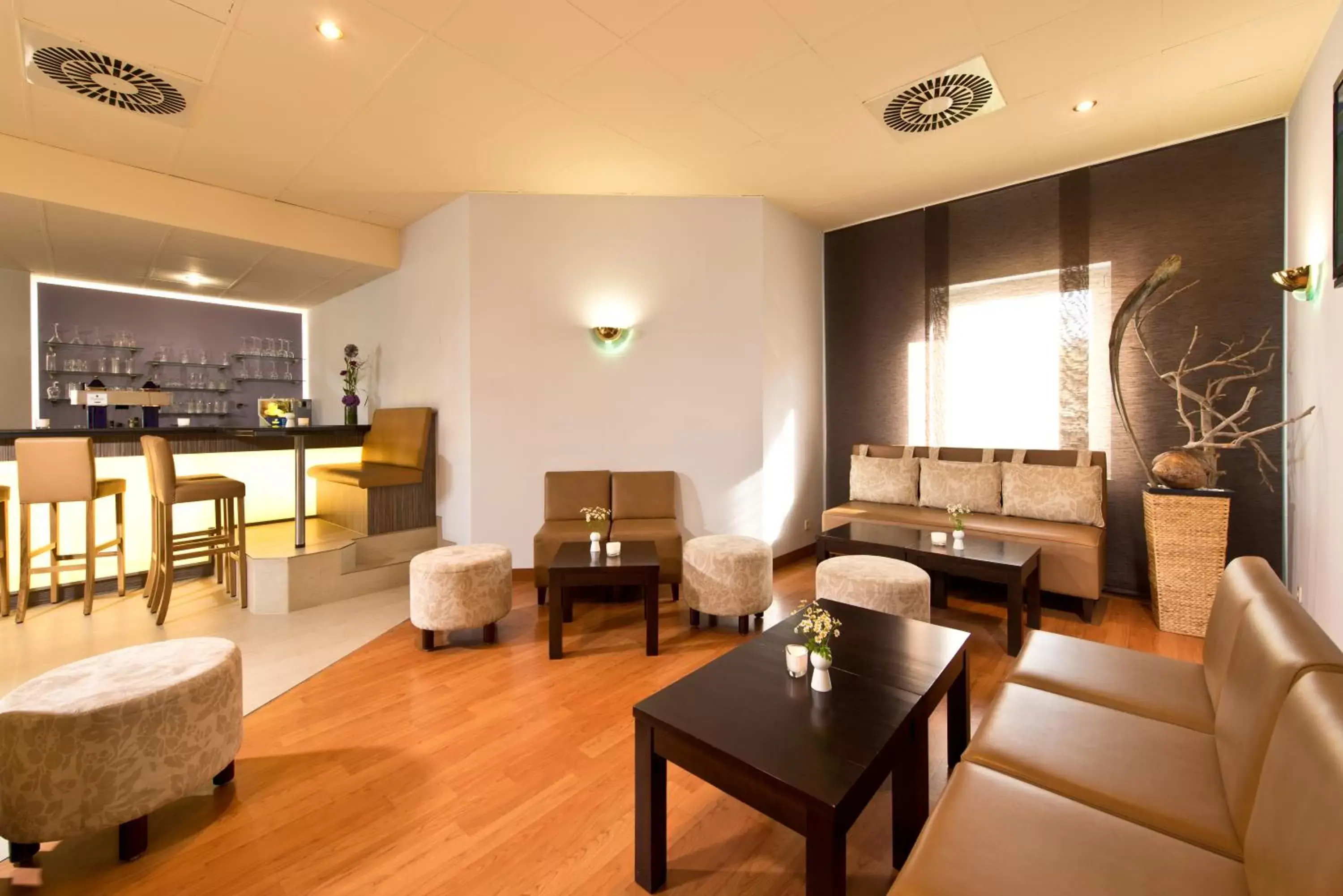 Lounge or bar, Restaurant/Places to Eat in ACHAT Hotel Dresden Altstadt