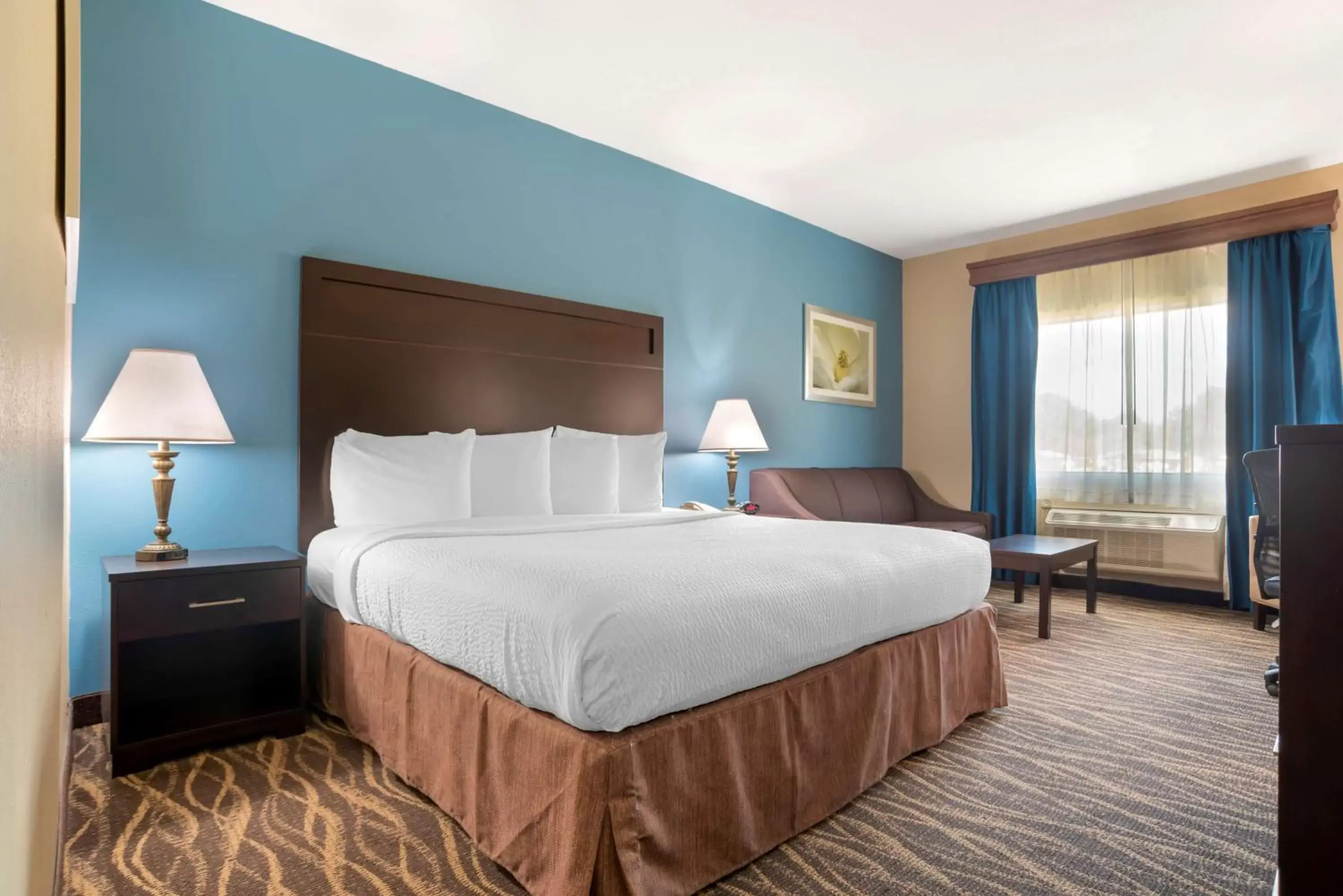 King Room with Bathtub - Disability Access/Non-Smoking in Best Western Ville Platte King Room with Bathtub - Disability Access/Non-Smoking in Best Western Ville Platte