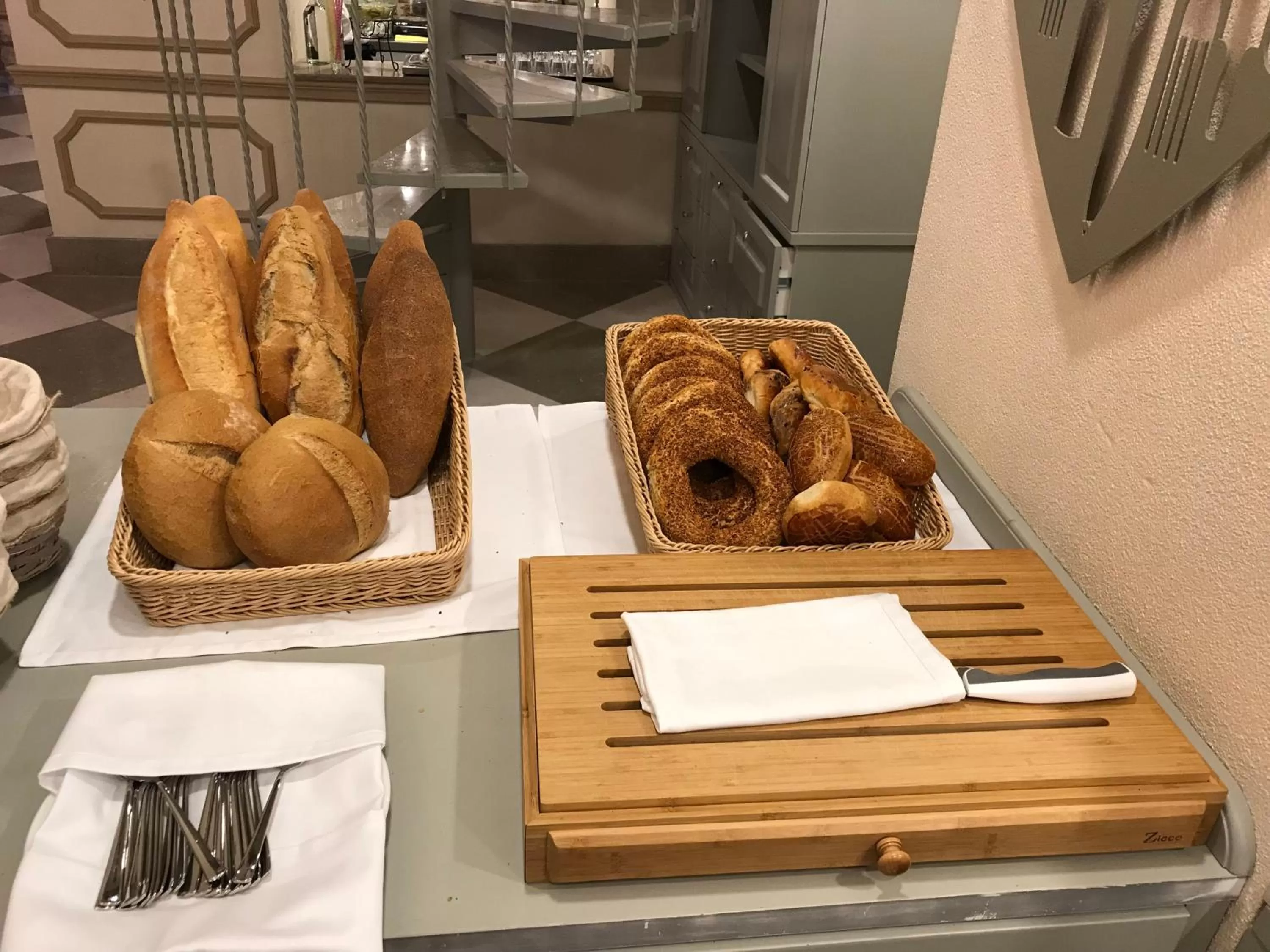 Restaurant/places to eat in GALATAHAN Hotel Istanbul Karakoy