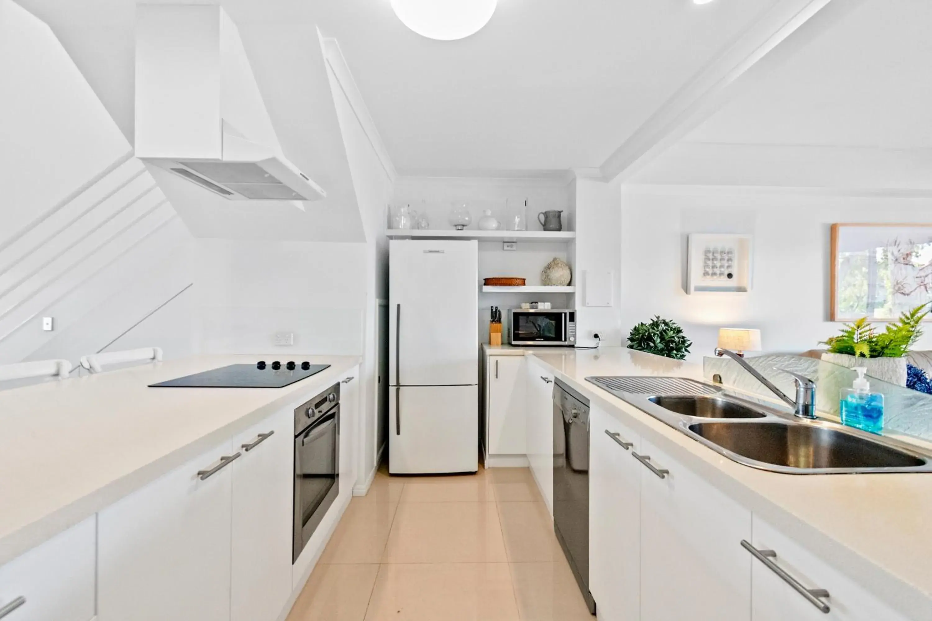 Kitchen/Kitchenette in Noosa Entrance Waterfront Resort