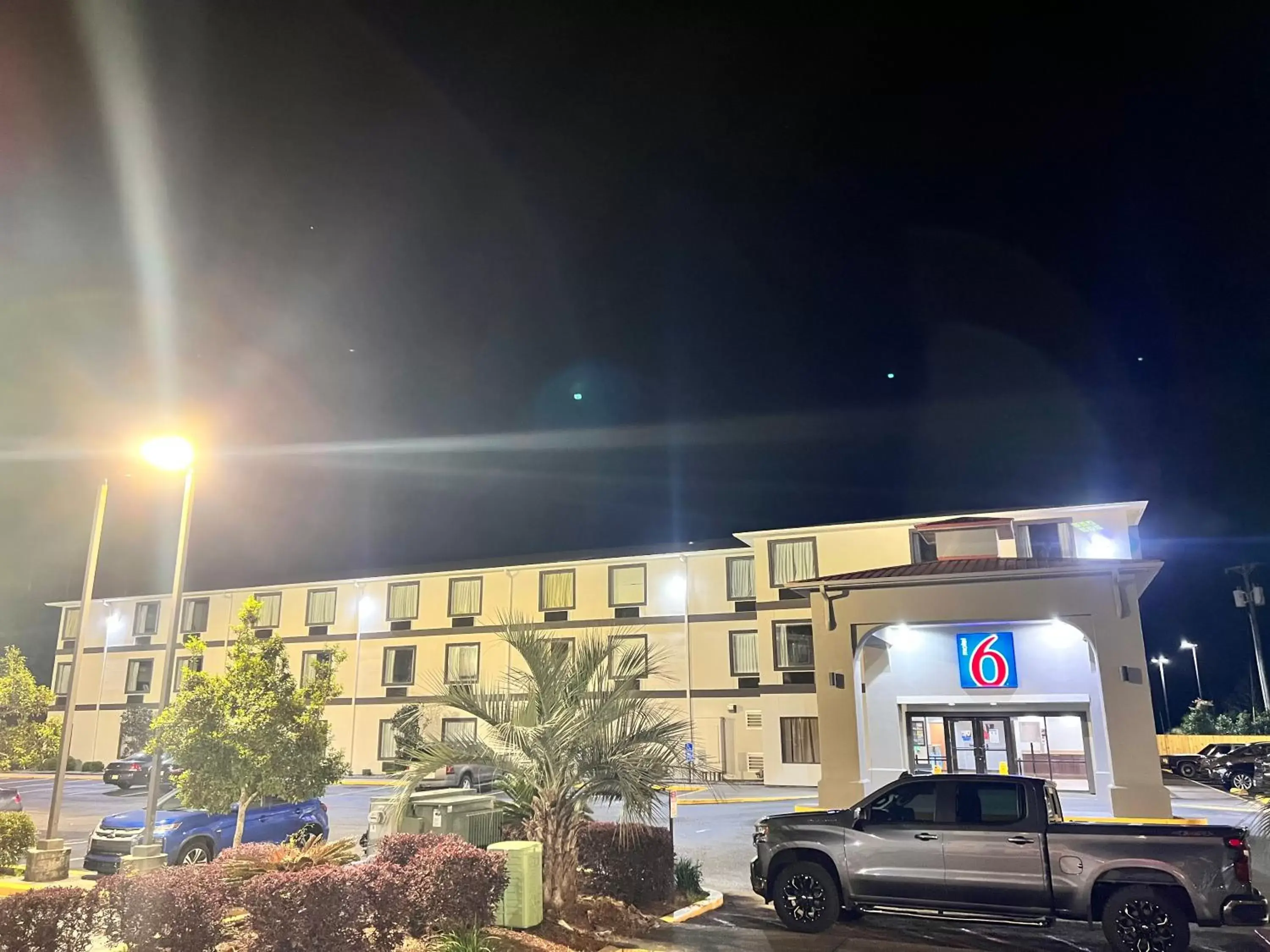 Property Building in Motel 6-Biloxi, MS - Ocean Springs