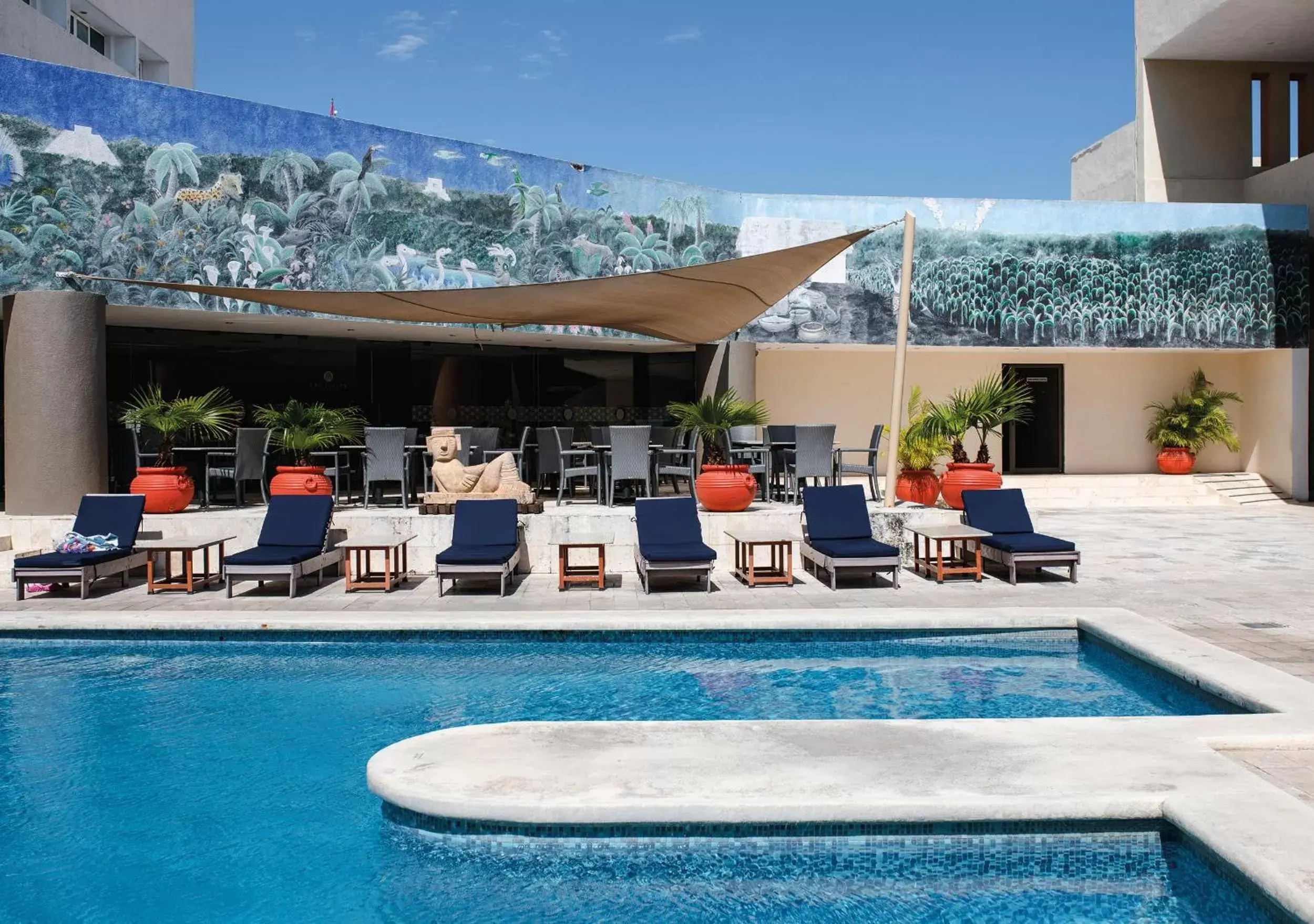 Swimming Pool in Hotel Los Aluxes