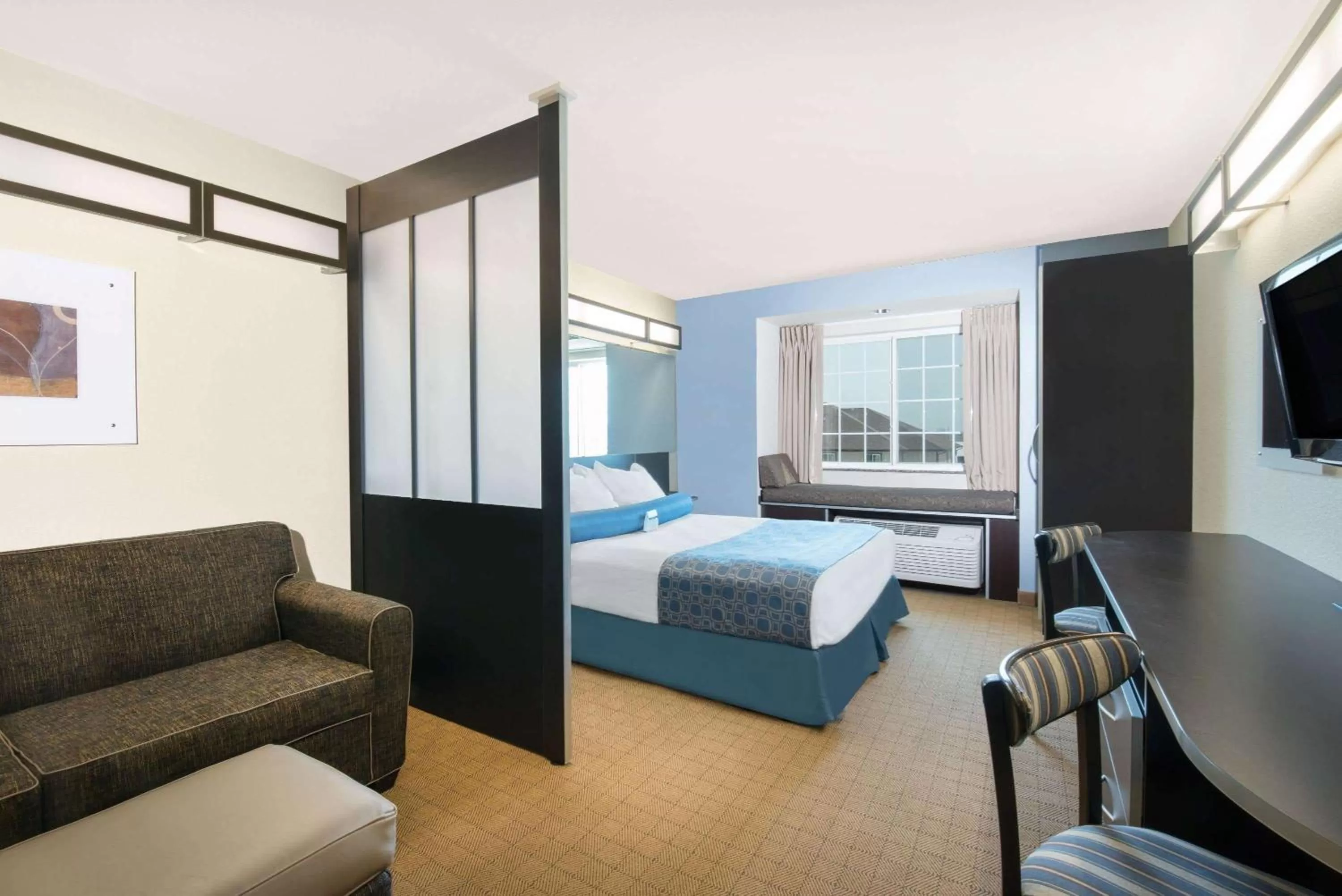 Photo of the whole room, Bed in Microtel Inn & Suites by Wyndham Stanley