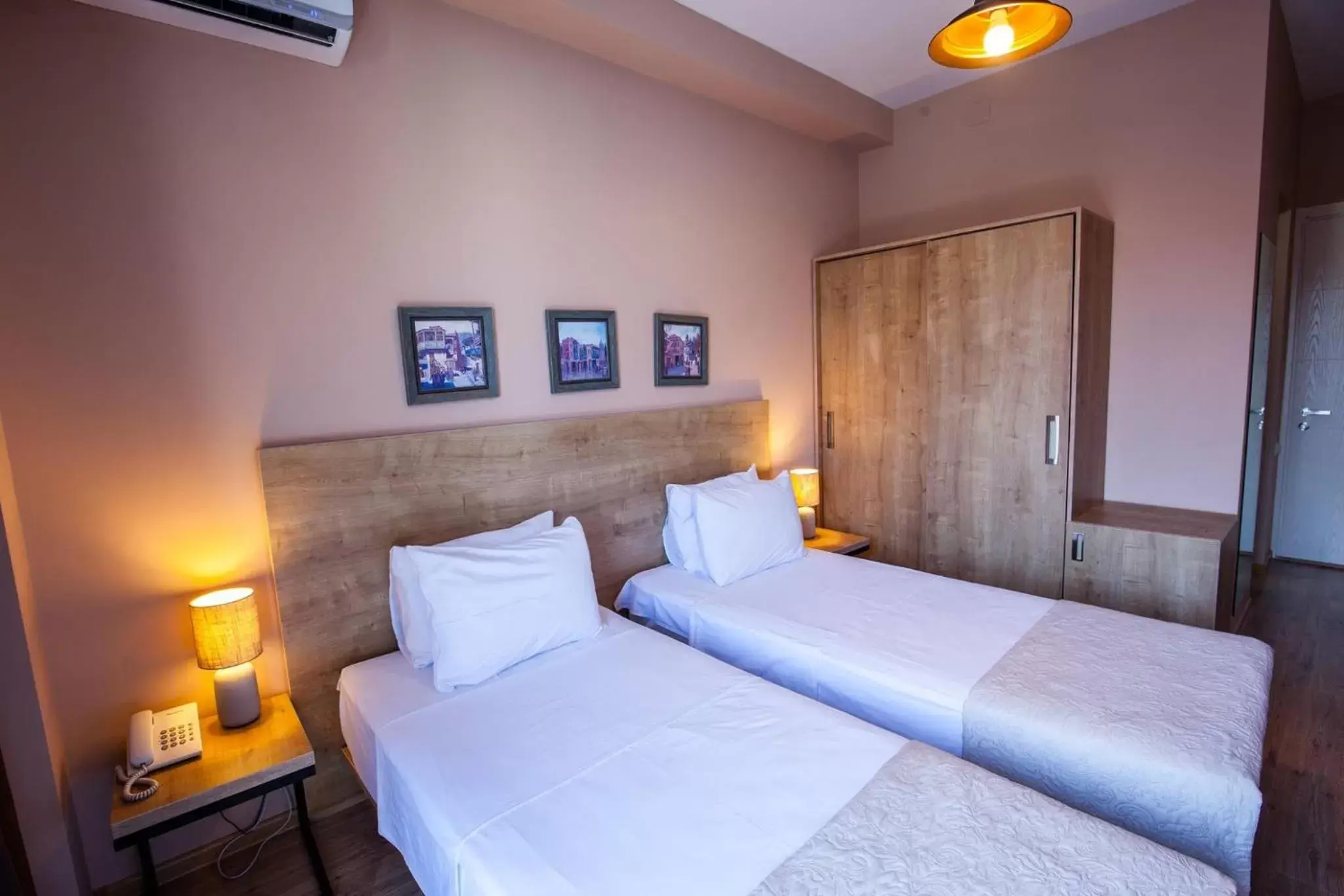 Double or Twin Room with City View in Hotel N16 Double or Twin Room with City View in Hotel N16