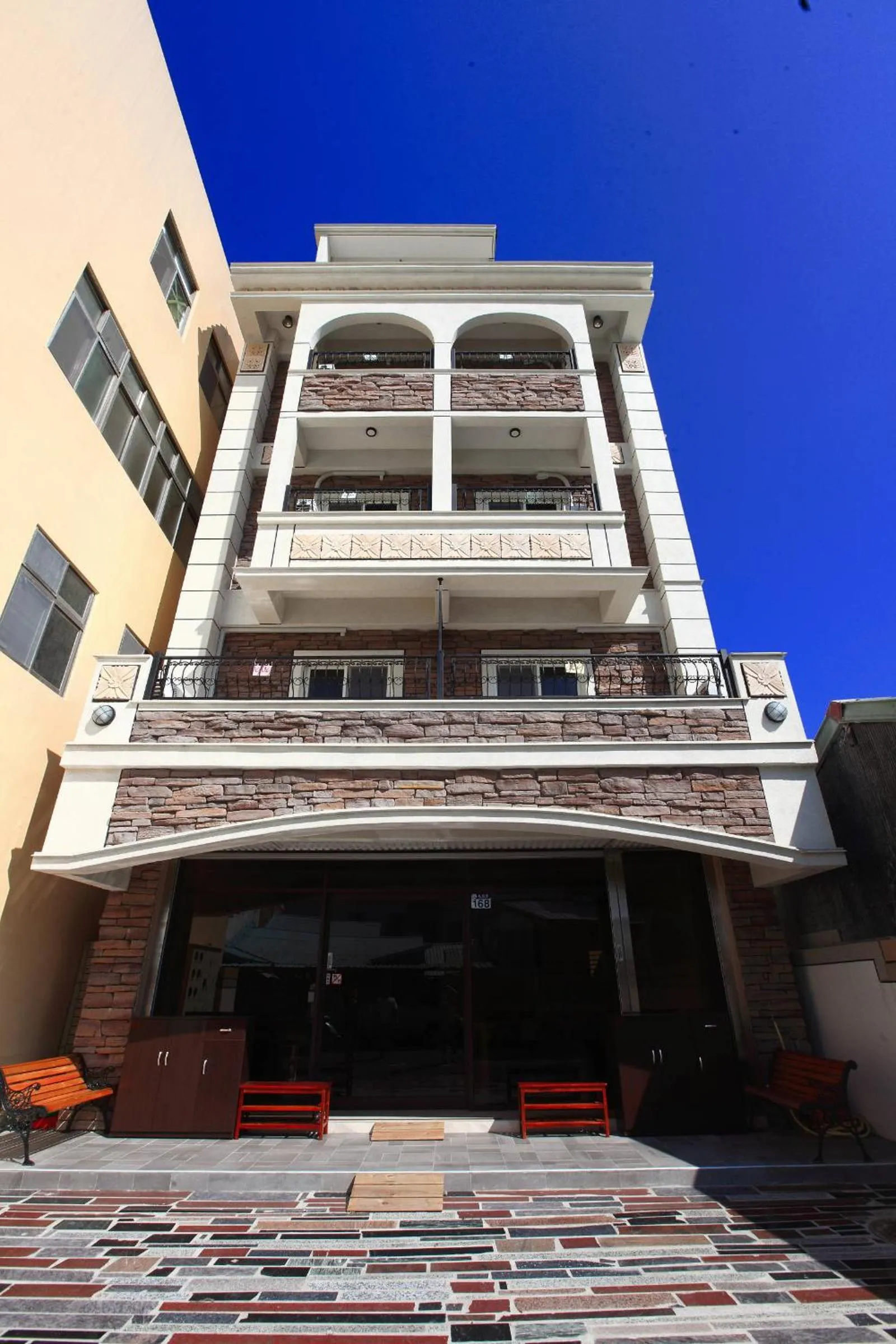 Facade/entrance in Successful 168 B&B