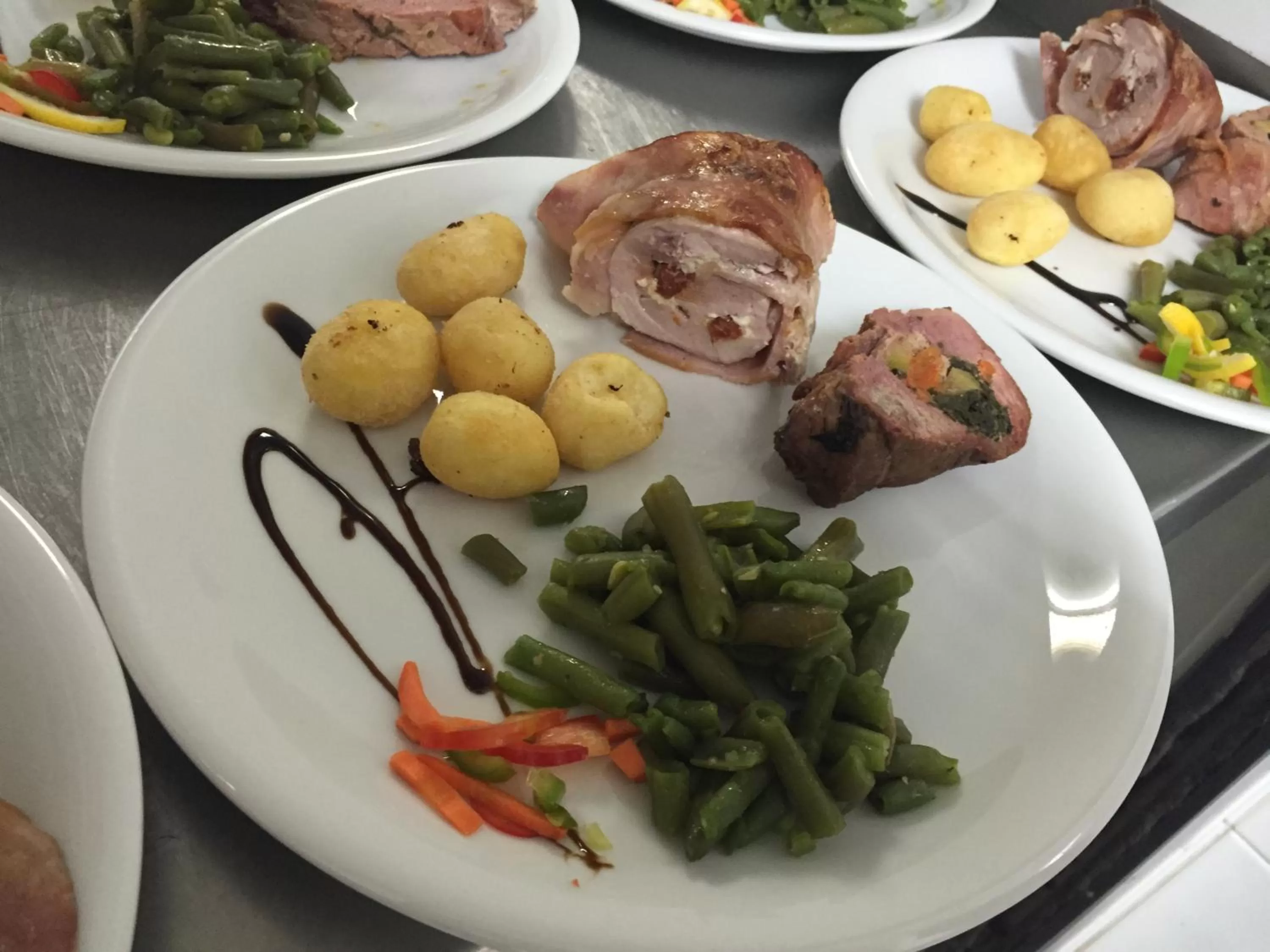 Restaurant/places to eat in Chateau Montagne Hotel Troyan