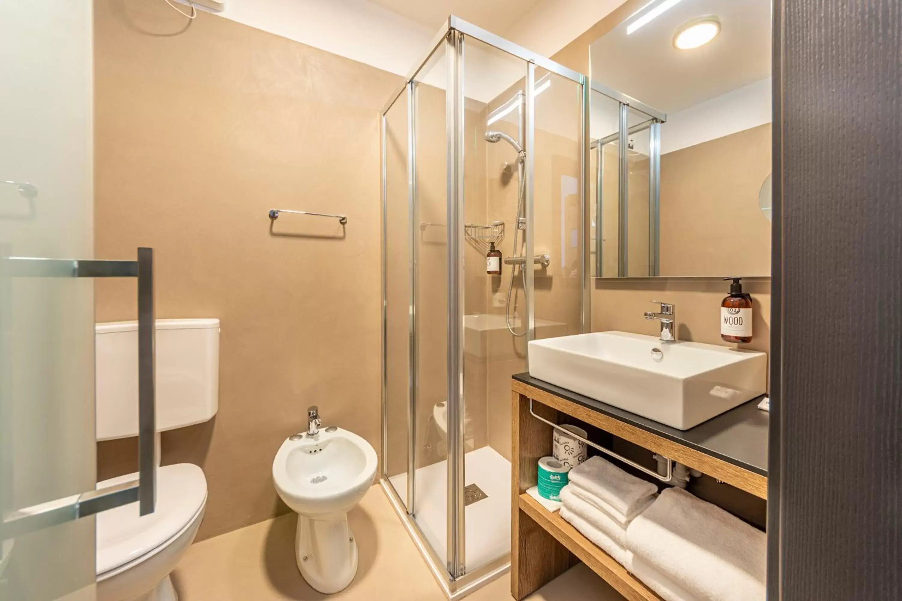 Bathroom in Suàn Hotel