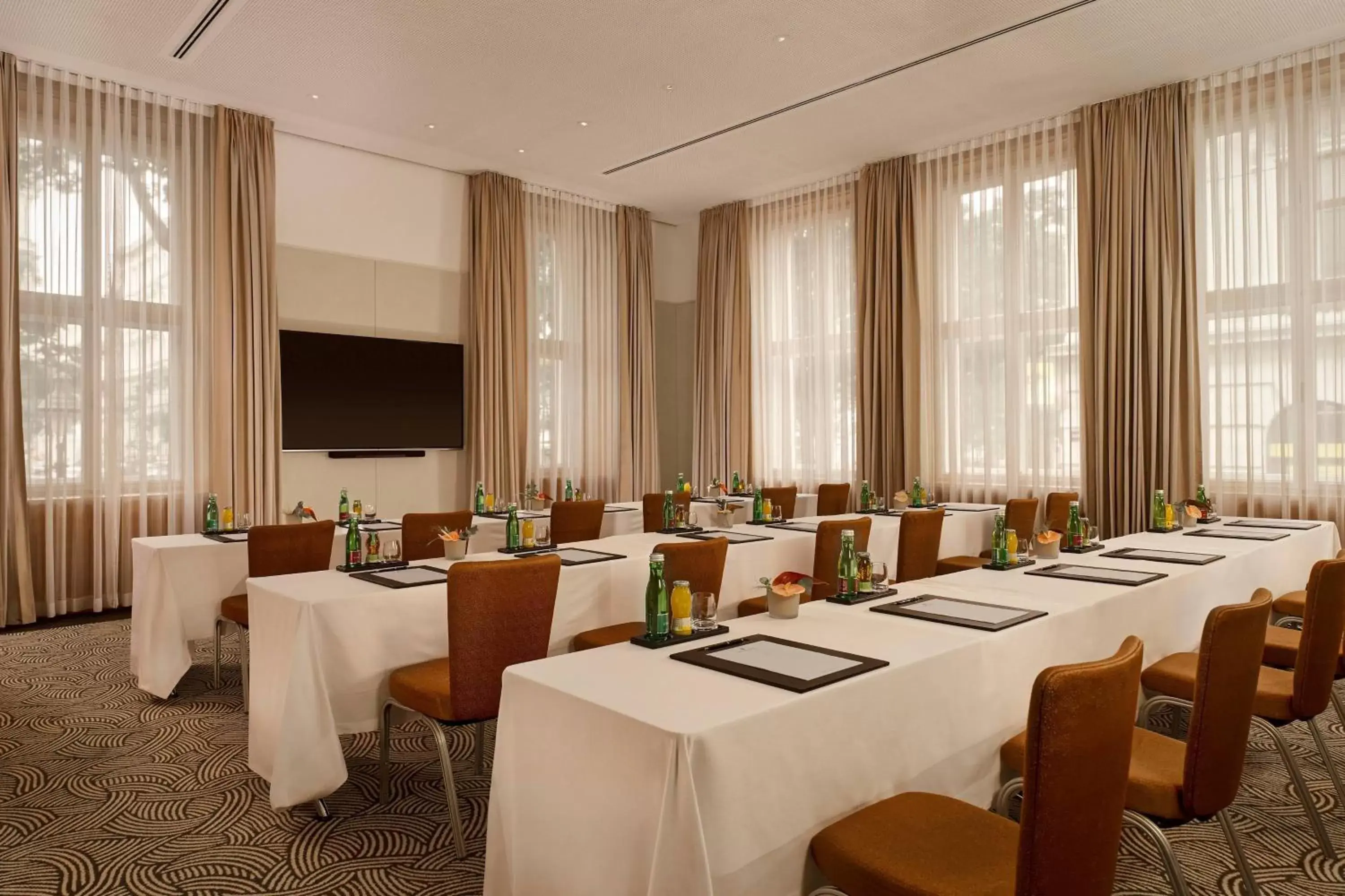 Meeting/conference room, Restaurant/Places to Eat in The Ritz-Carlton, Vienna