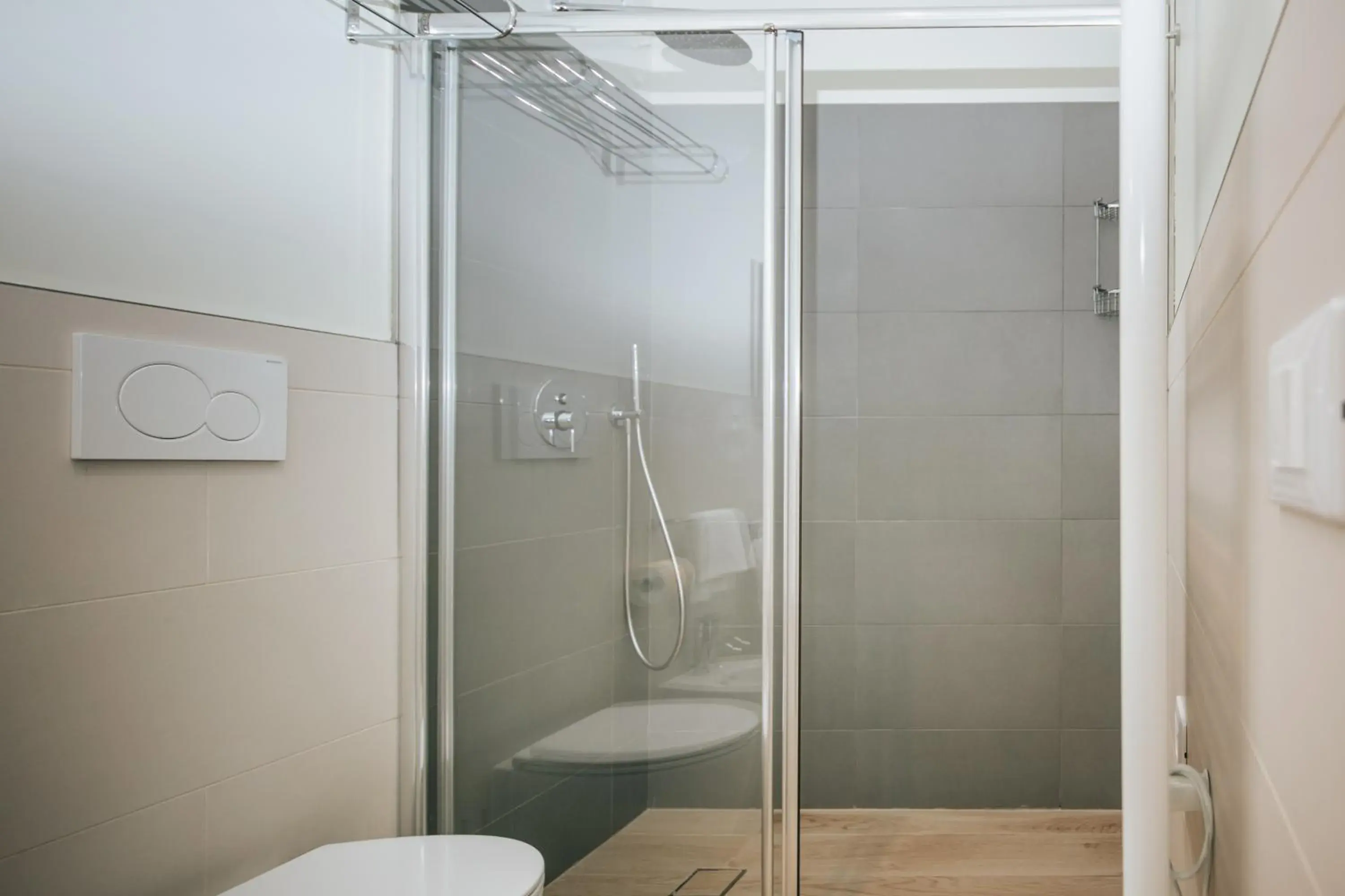 Shower, Bathroom in Aparthotel Touring