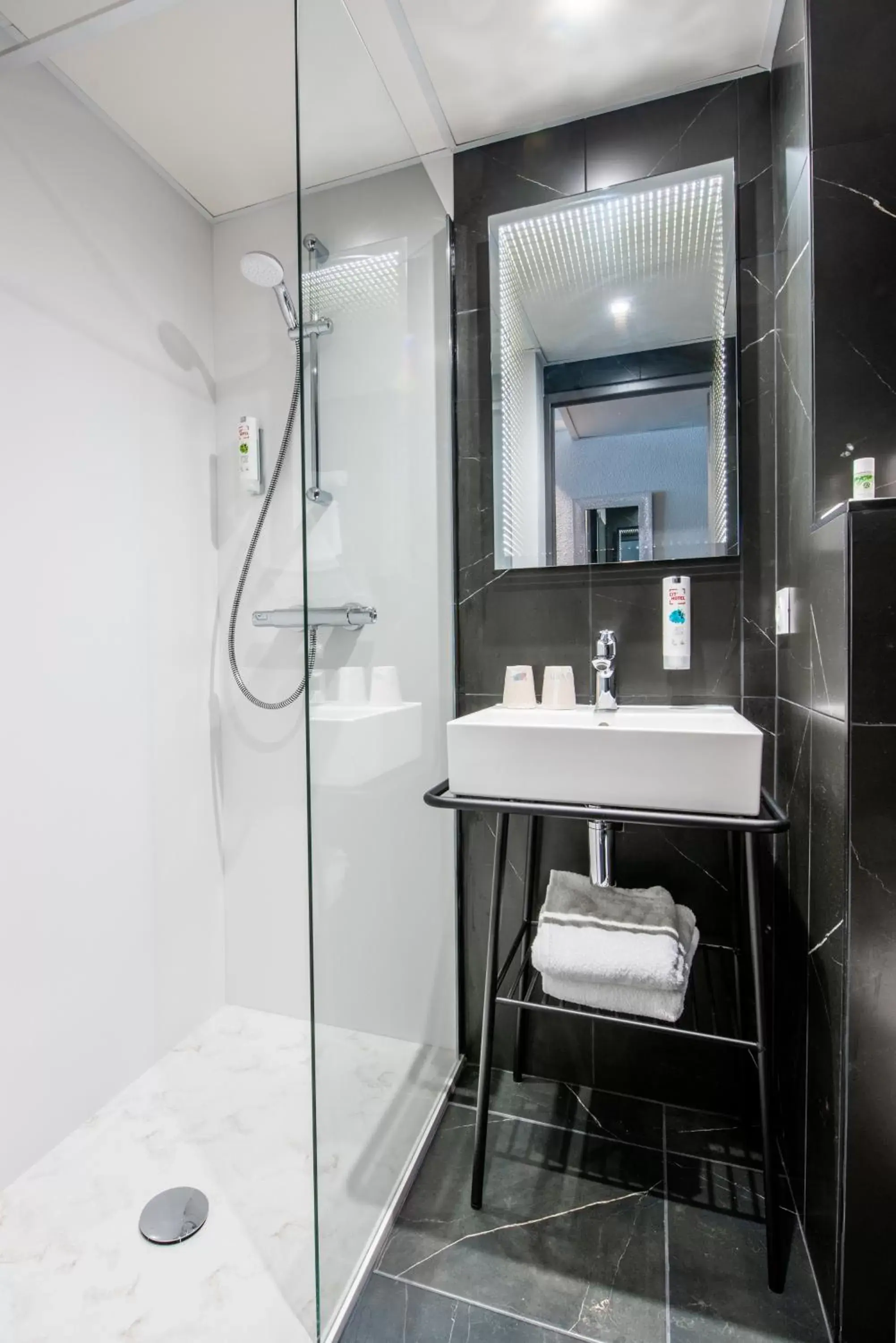 Shower, Bathroom in Cit'Hotel Stim'Otel