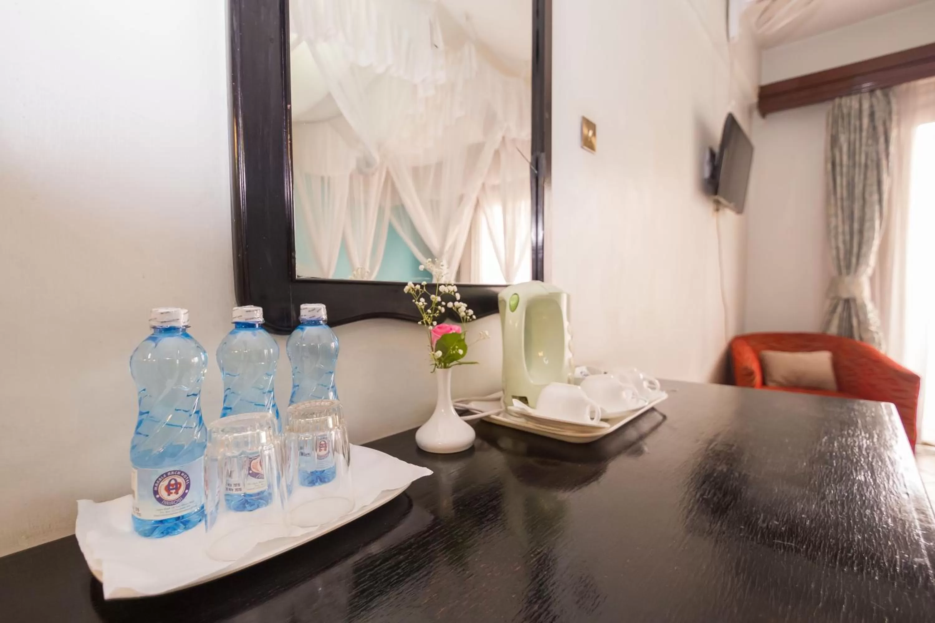 Drinks in Marble Arch Hotel