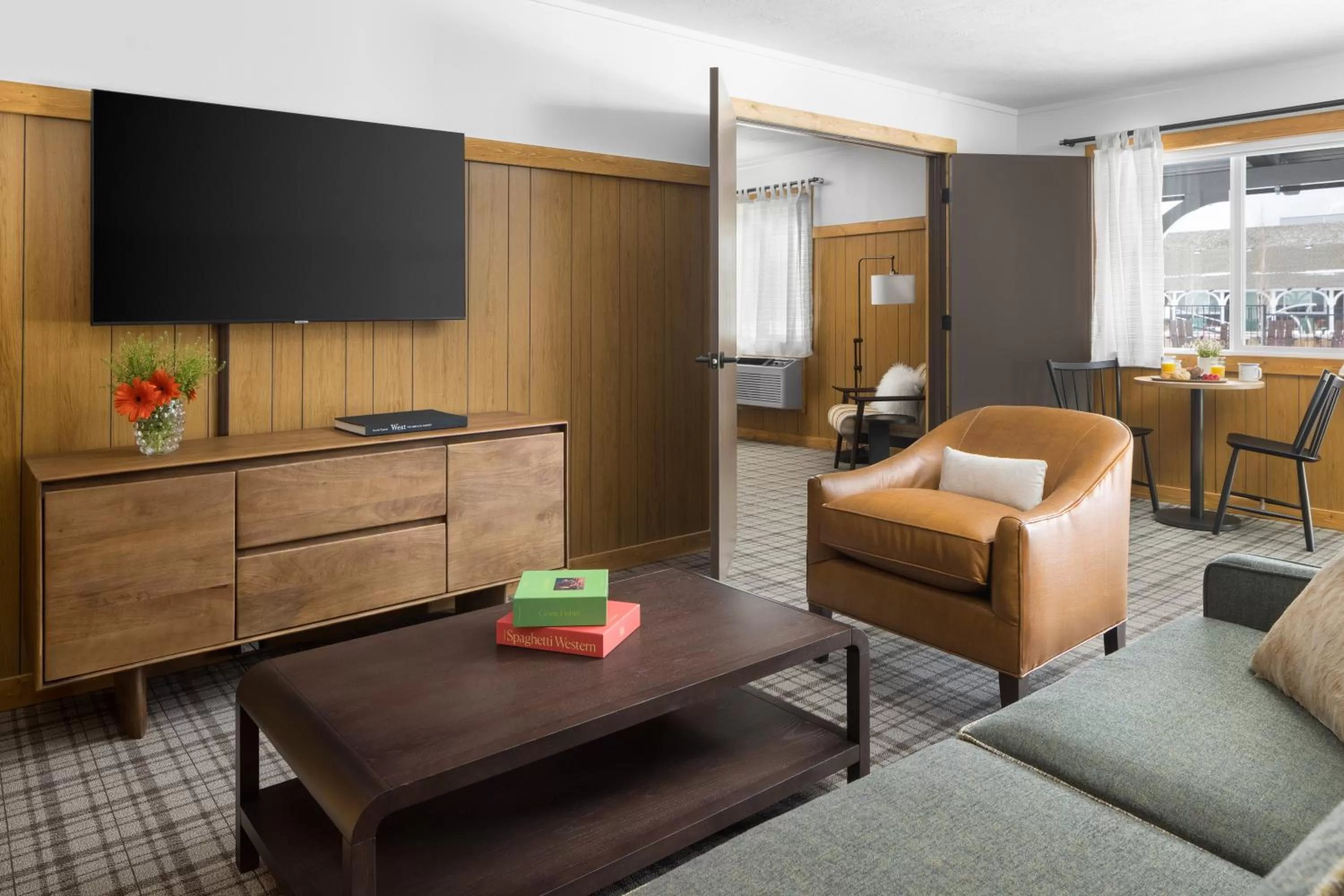 Living room in The Virginian Lodge