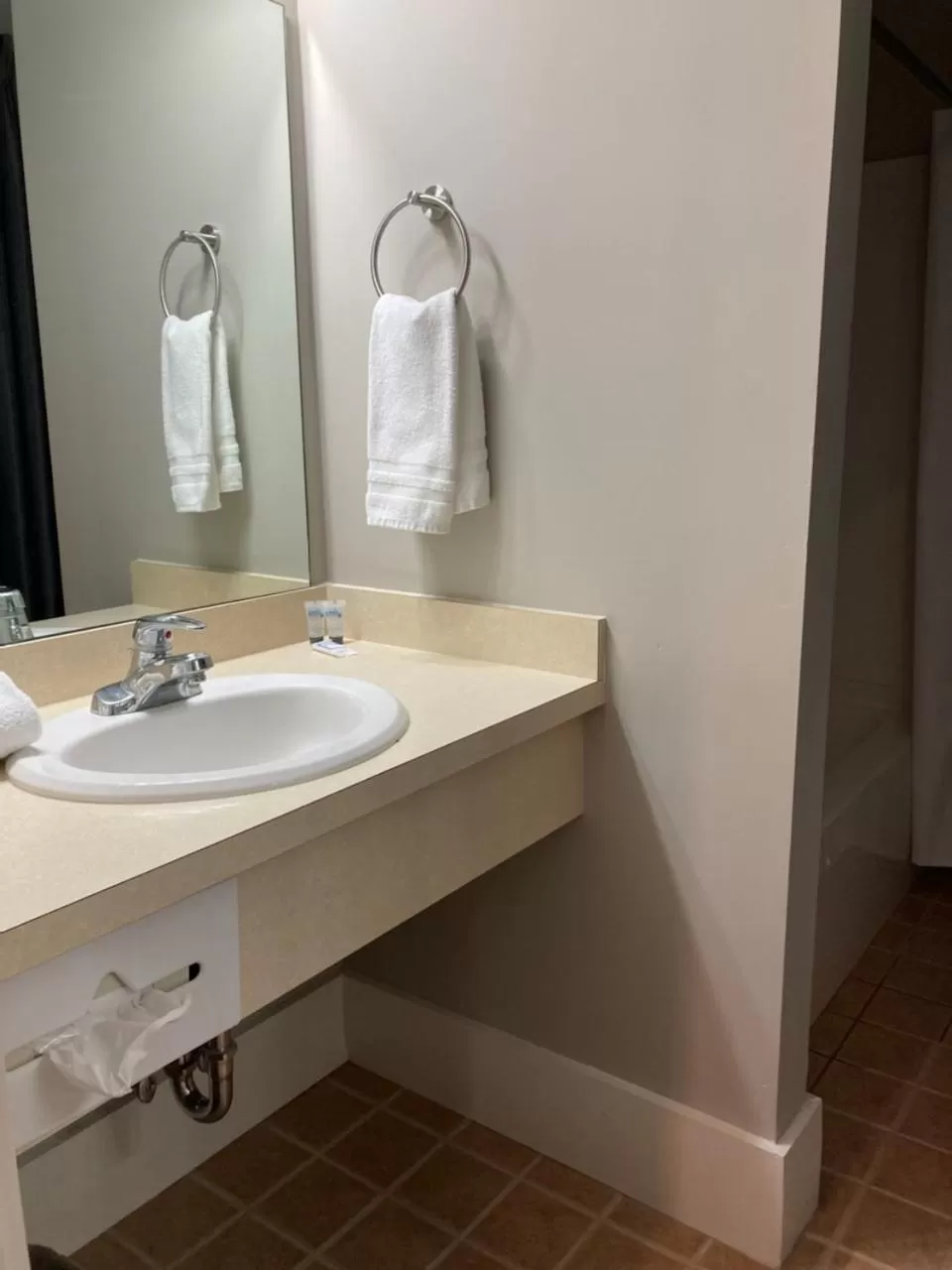 Country Squire Inn and Suites