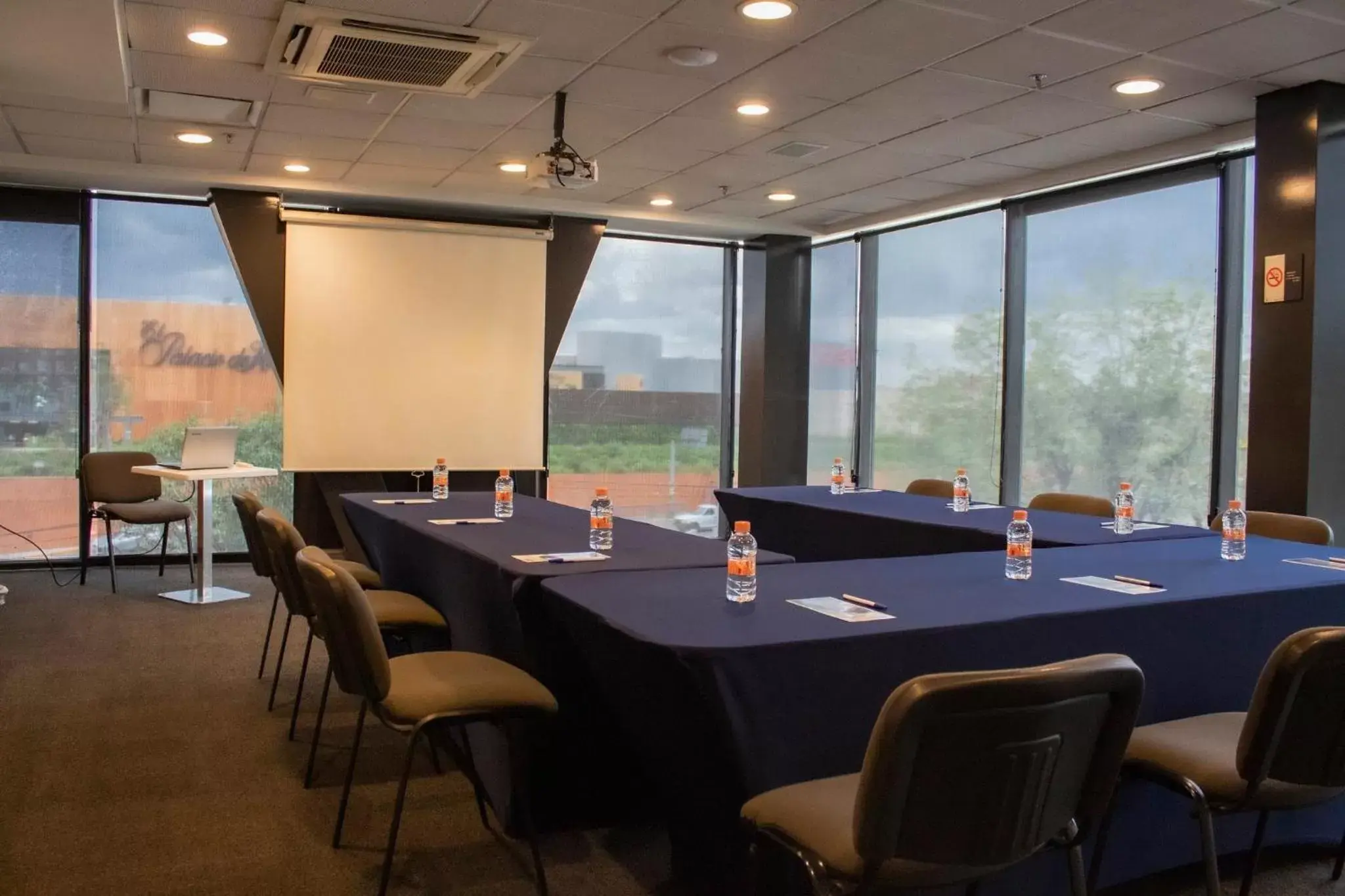 Meeting/conference room in Holiday Inn Express Mexico City Satelite, an IHG Hotel