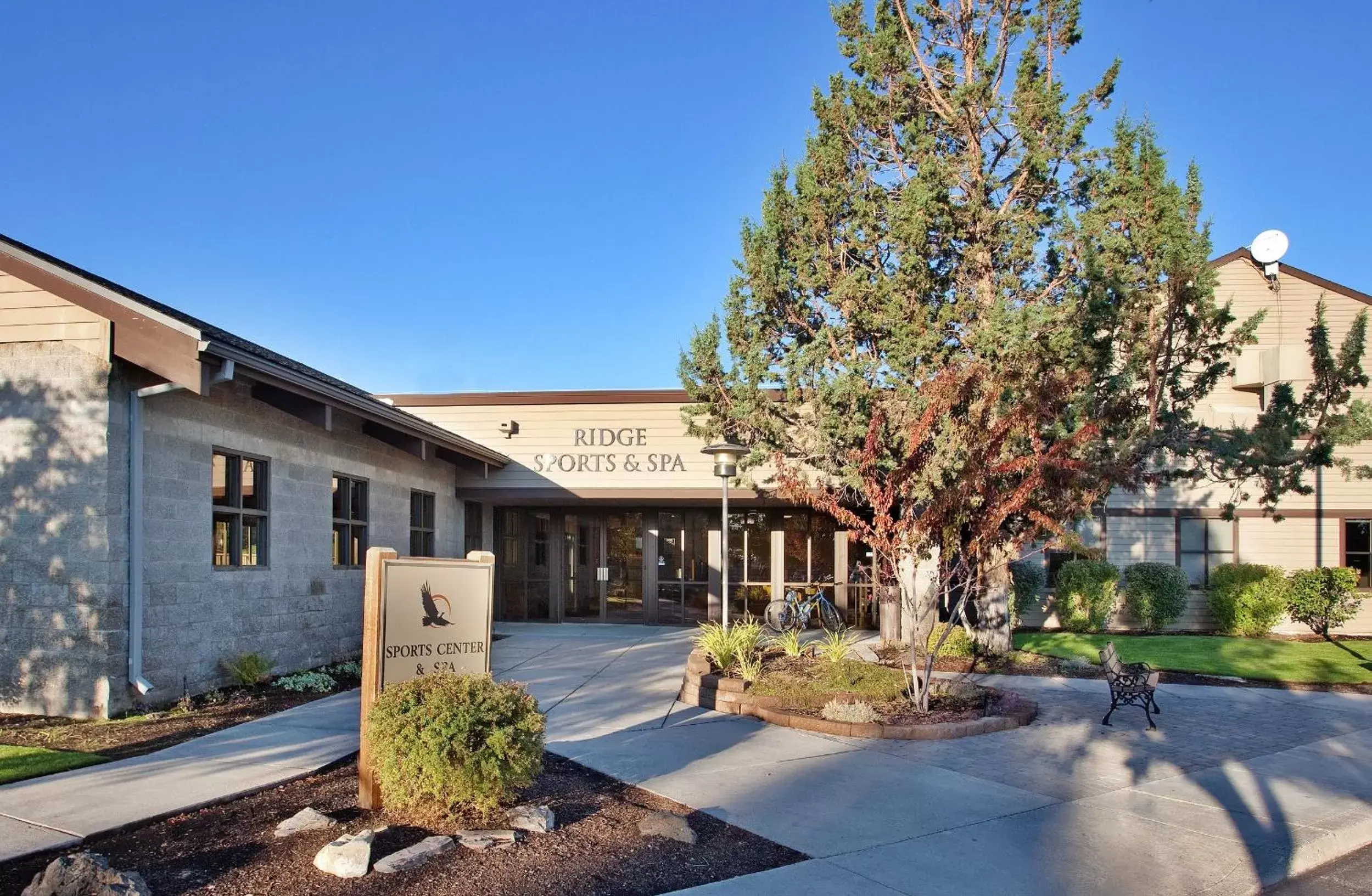 Facade/entrance, Property Building in The Lodge at Eagle Crest