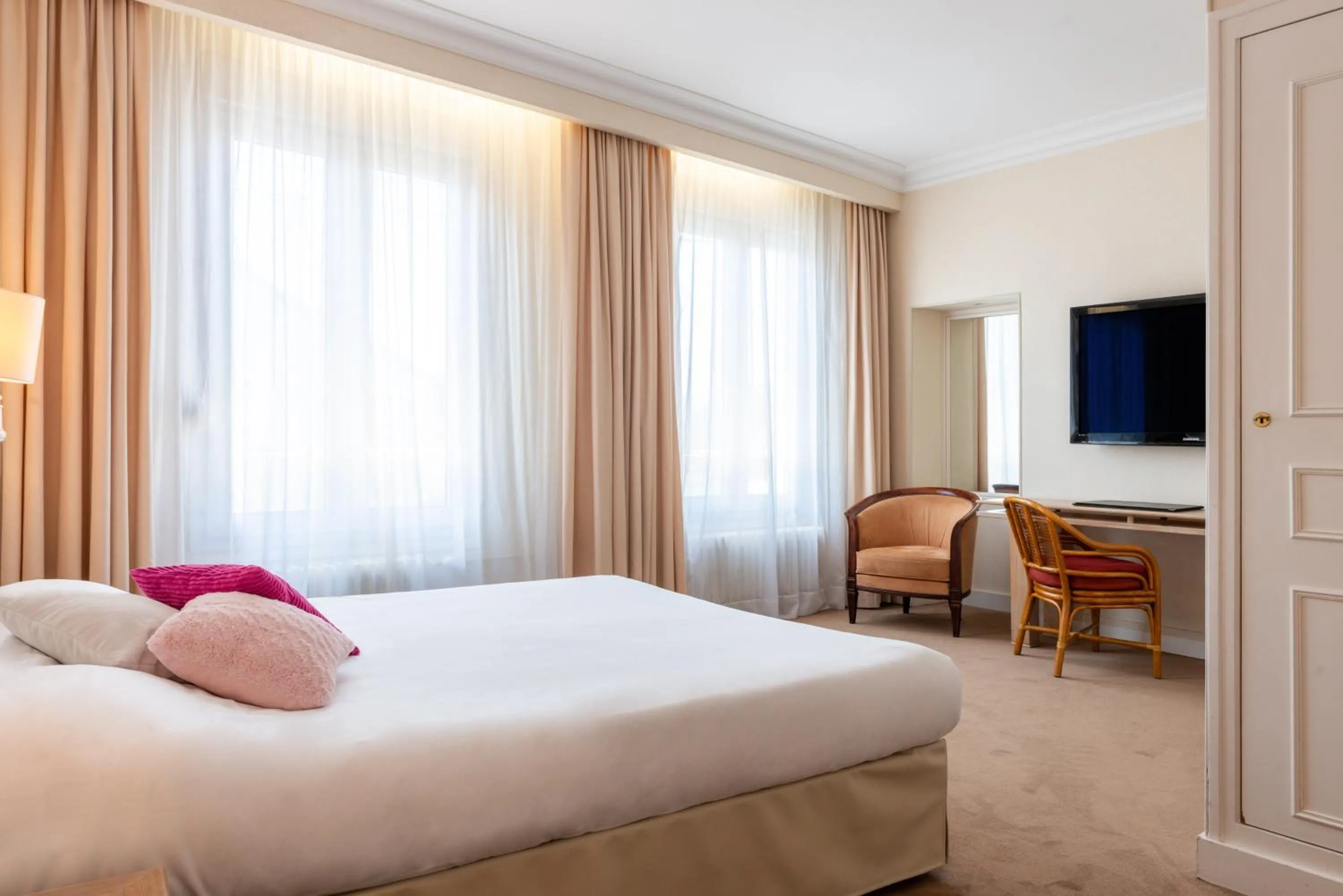 Bed in The Originals City, Hôtel Chantecler, Le Mans