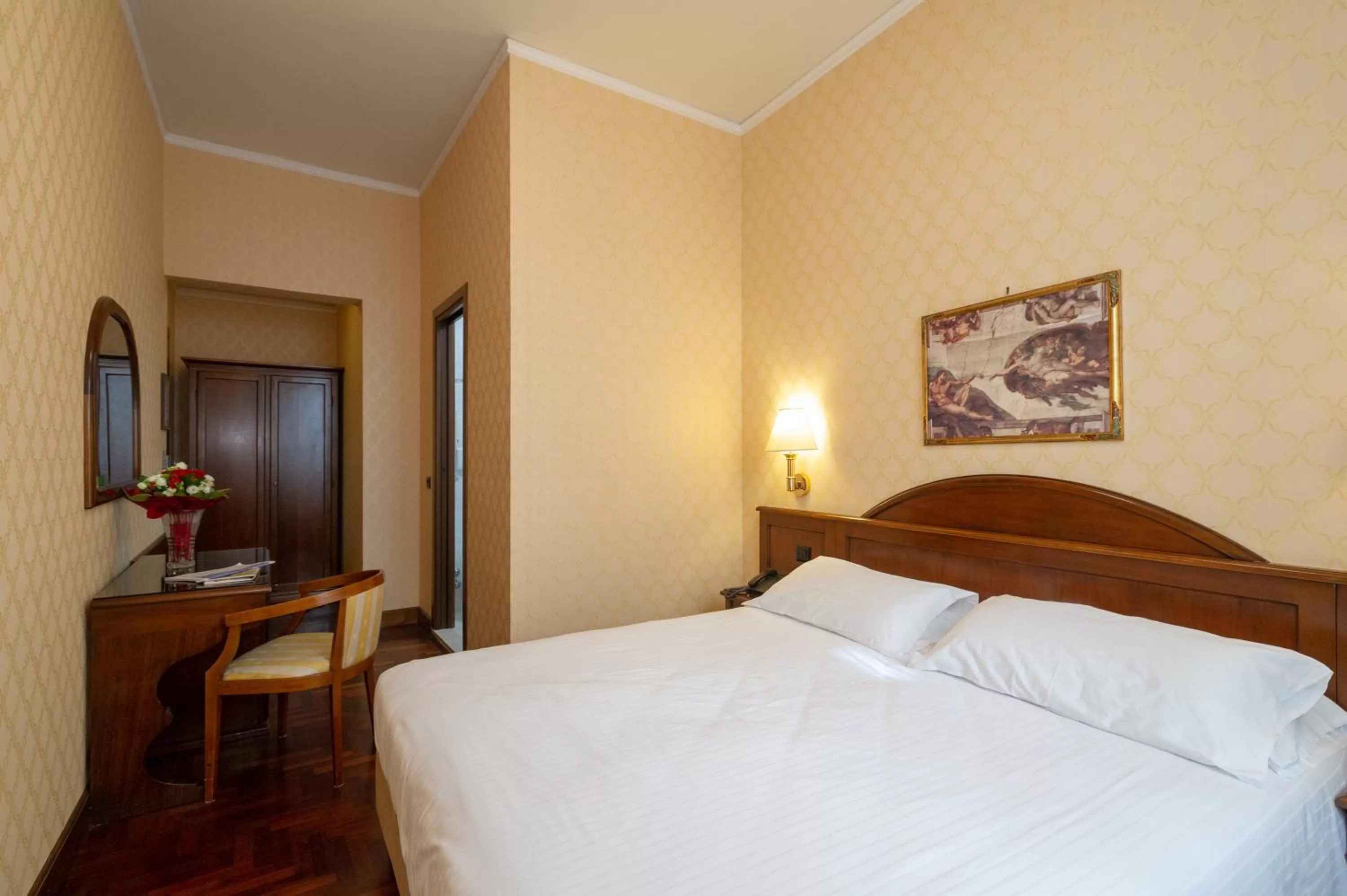 Bed in Hotel Boccaccio