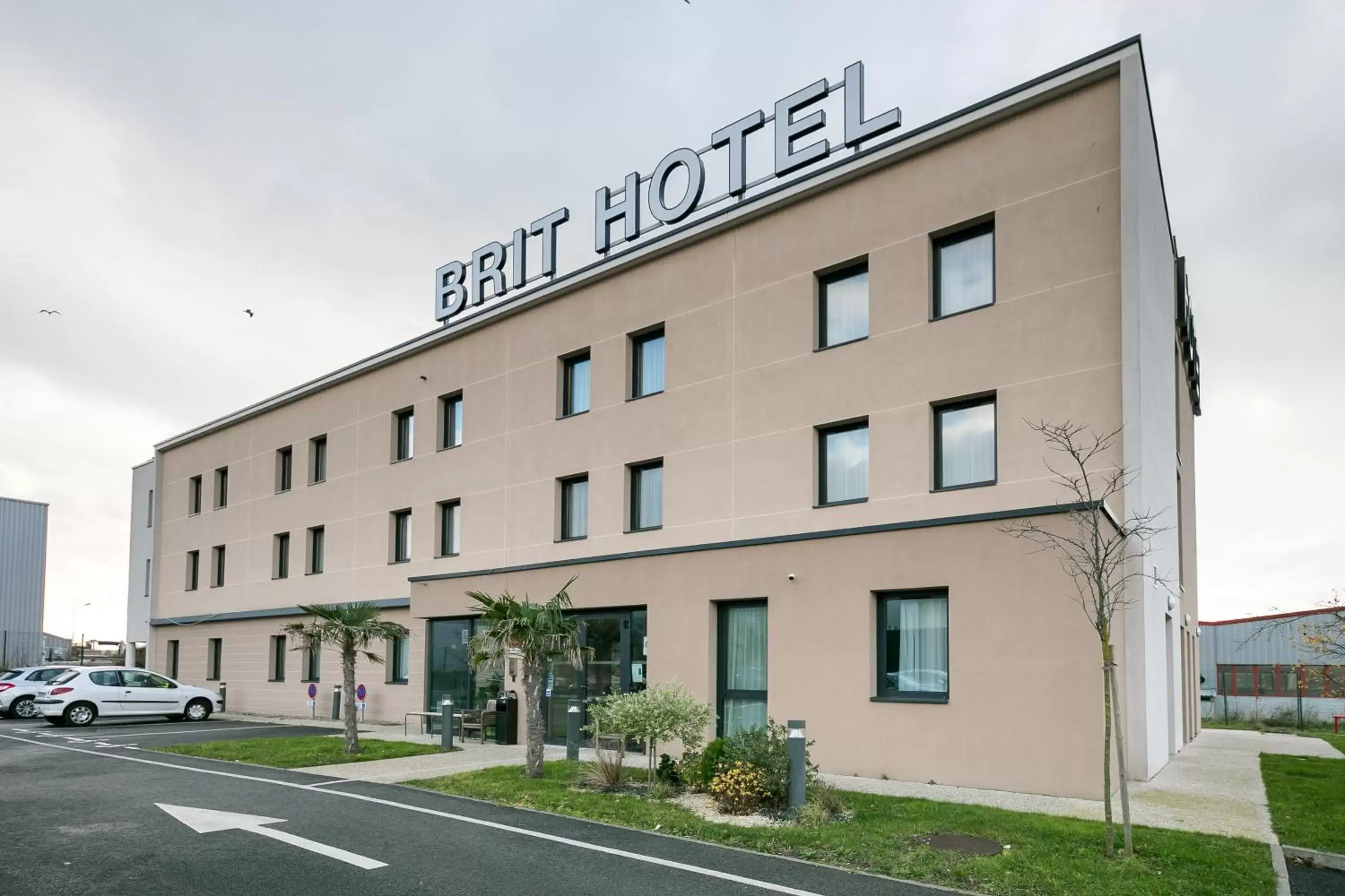 Facade/entrance, Property Building in Brit Hotel Dieppe