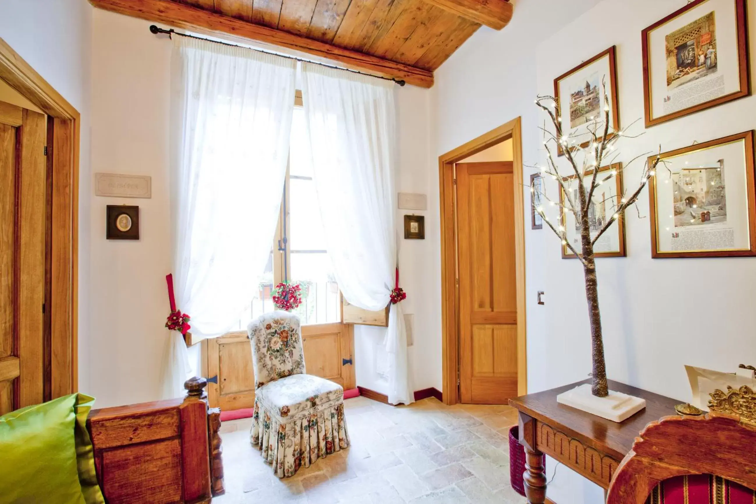 Library, Seating Area in B&B Il Marchese Del Grillo