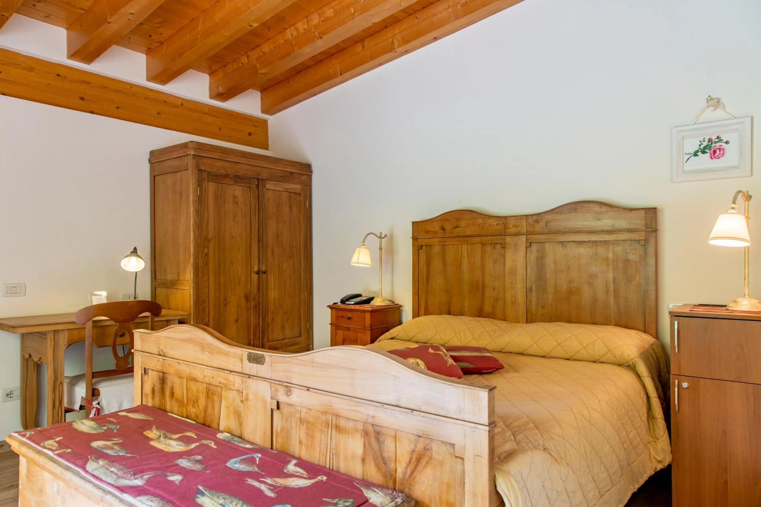 Bed in Hotel Calvi-Ristorante Mainor