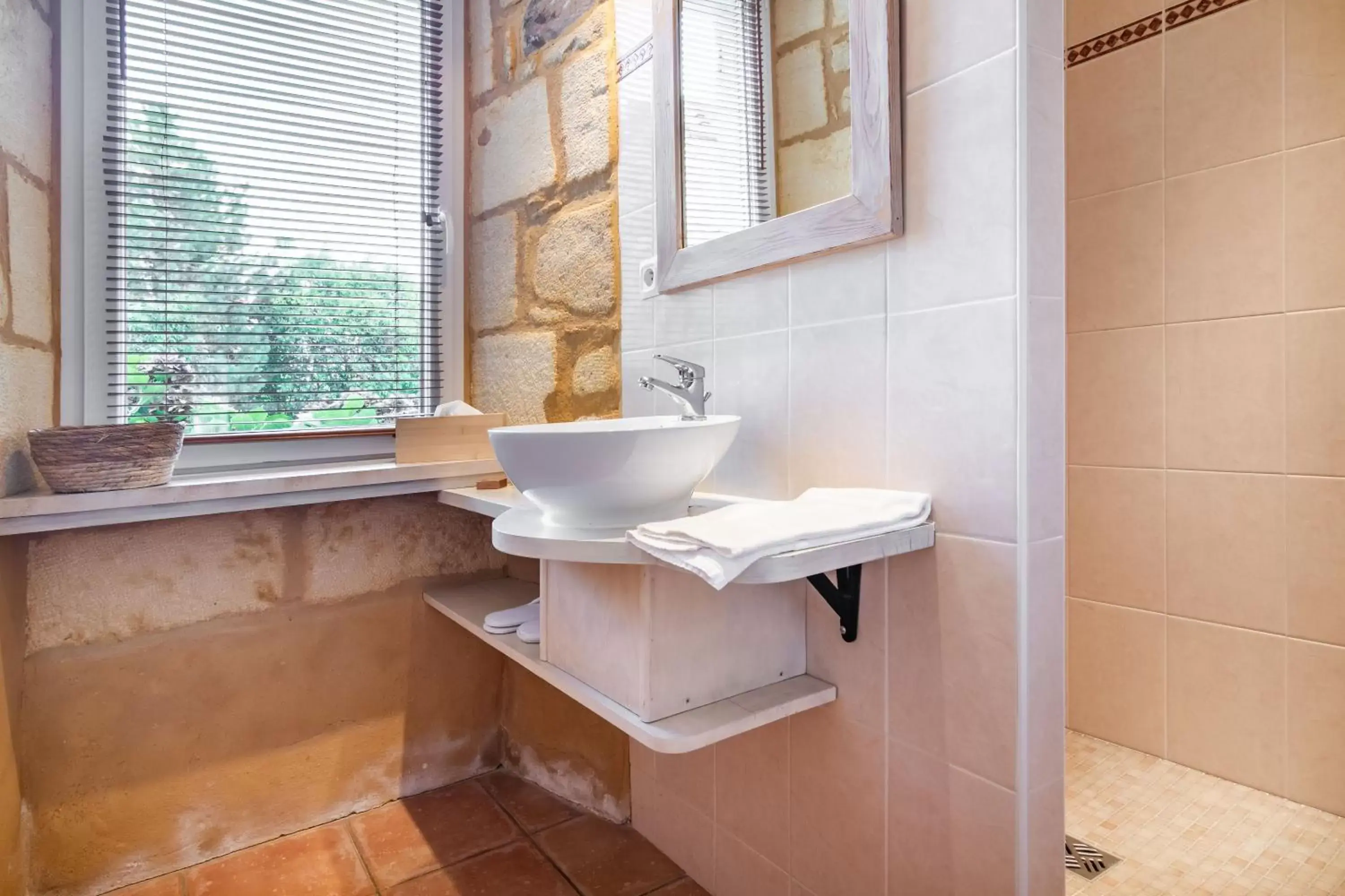 Bathroom in Le Clos Vallis
