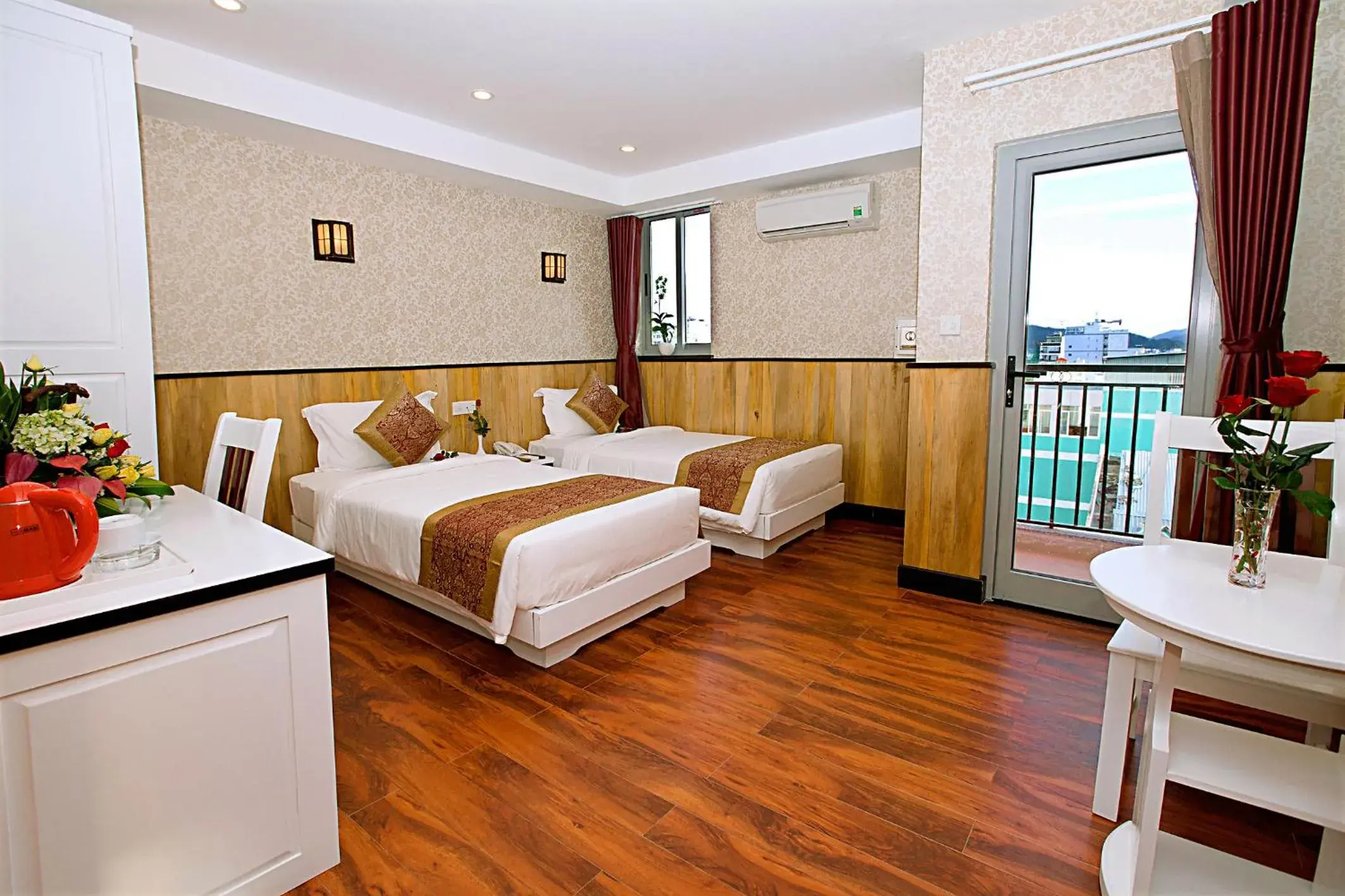 Superior Double or Twin Room with City View in Golden Rain 2 Hotel