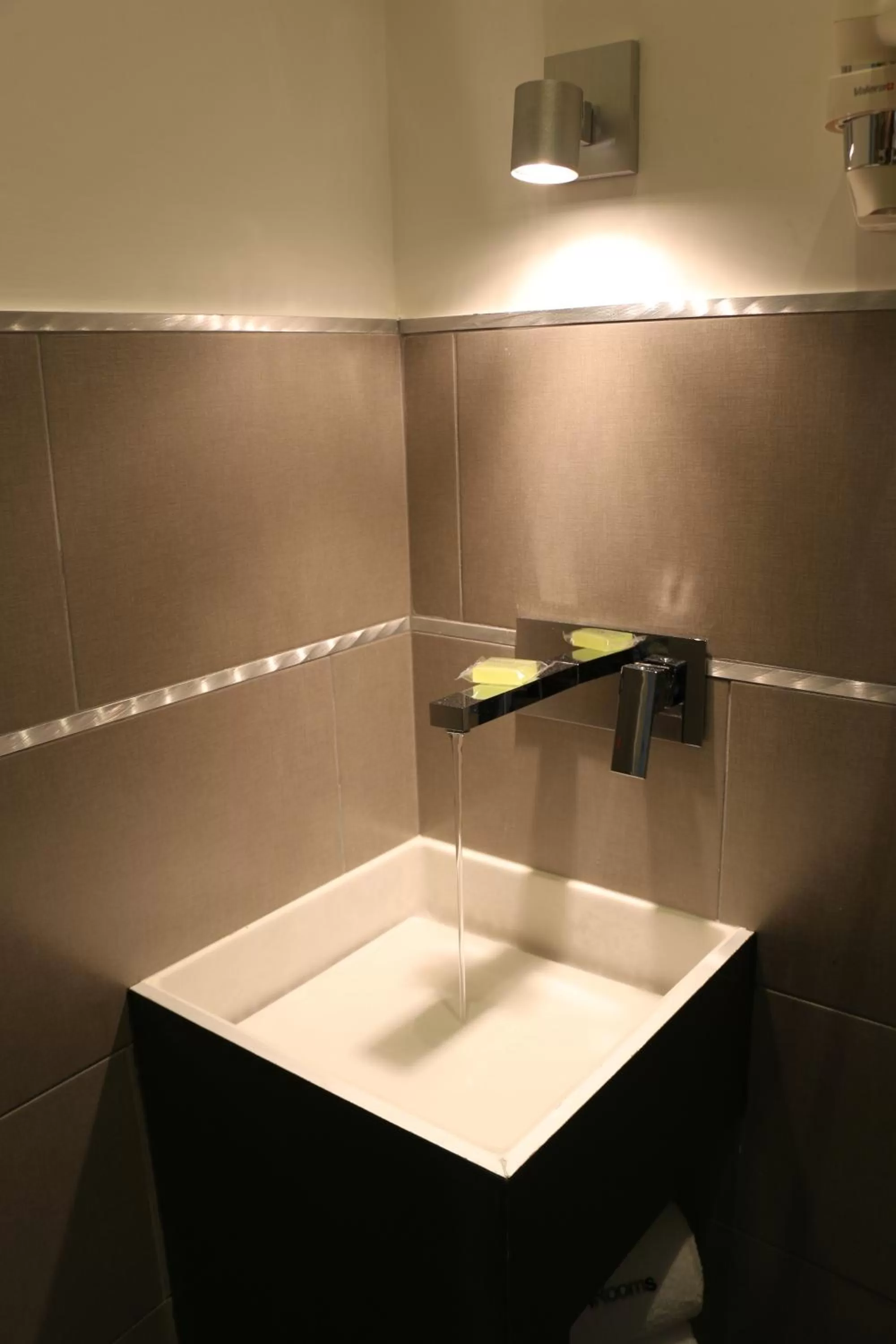 Bathroom in iRooms Pantheon