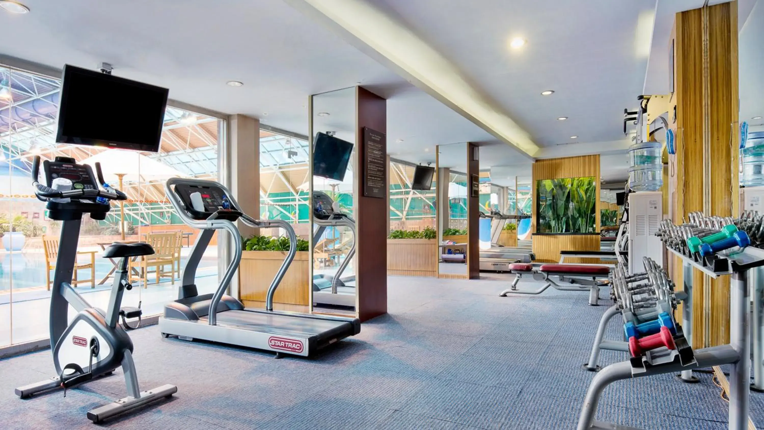 Fitness centre/facilities, Fitness Center/Facilities in Crowne Plaza Zhengzhou, an IHG Hotel