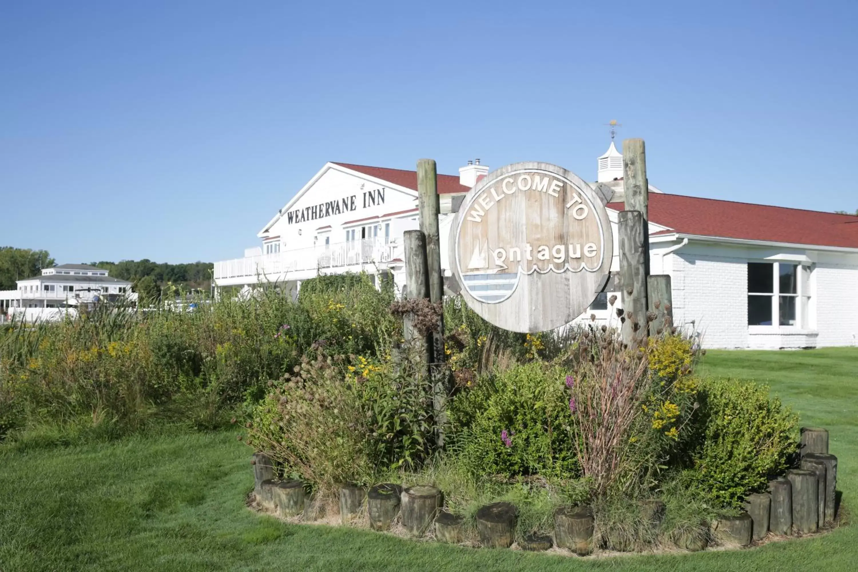 Street view, Property Building in Weathervane Inn