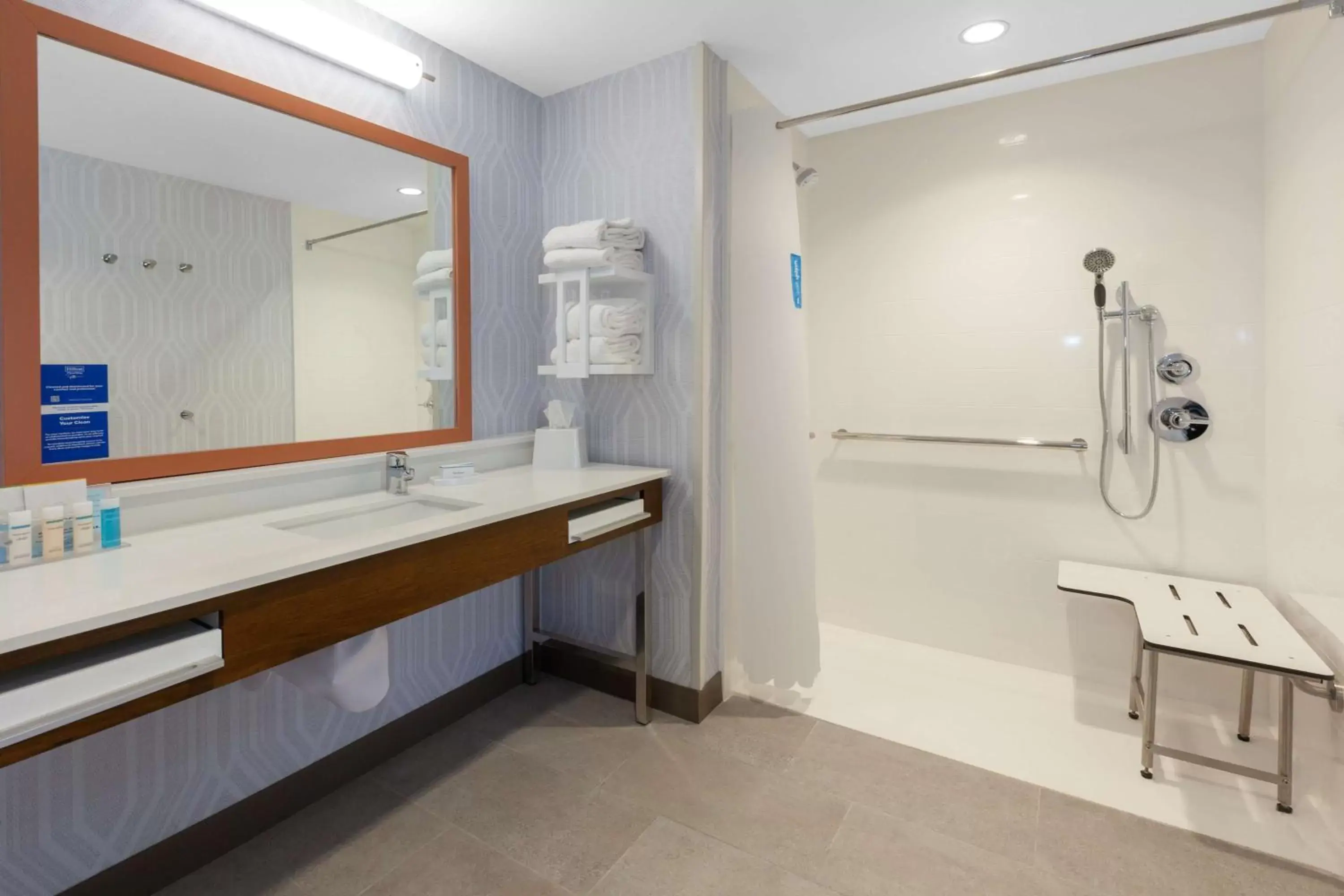 Bathroom in Hampton Inn & Suites Bloomfield Hills Detroit