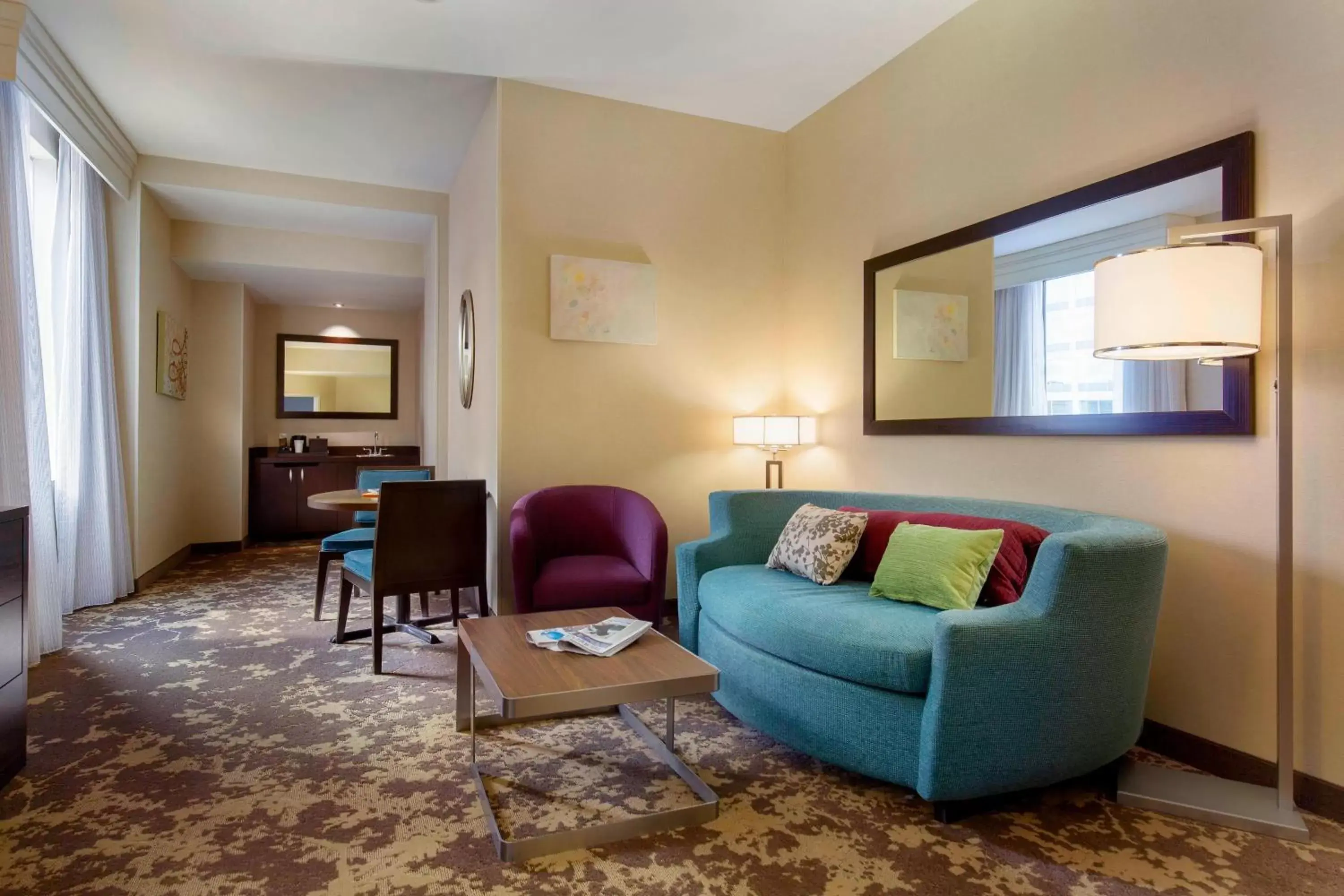 Bedroom, Seating Area in Courtyard by Marriott Portland City Center