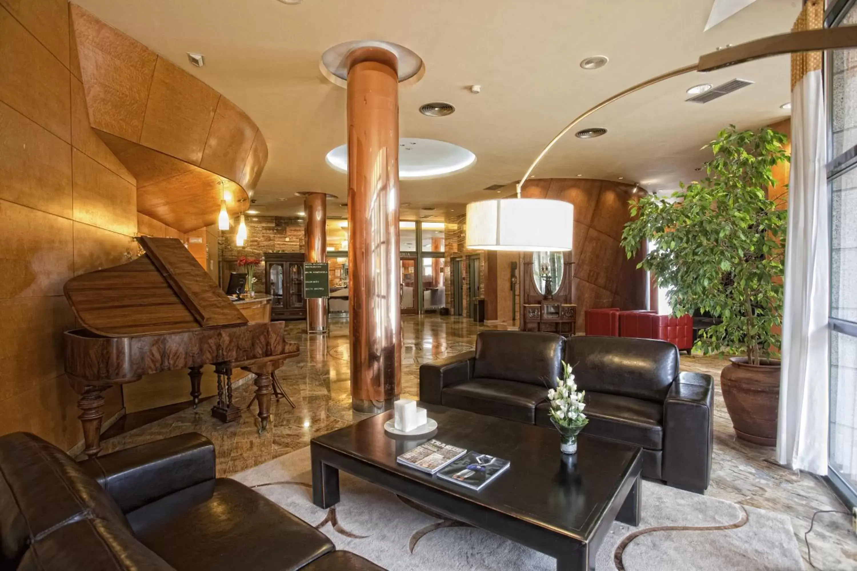 Lounge or bar, Lobby/Reception in Hotel Alfonso IX