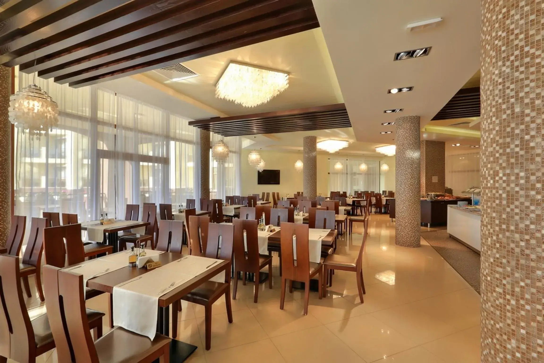 Restaurant/places to eat in Apart Hotel Golden Line Restaurant/places to eat in Apart Hotel Golden Line