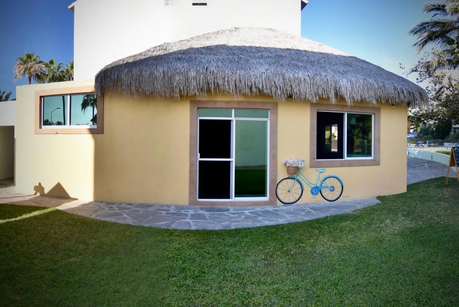 Restaurant/places to eat in Santa Maria del Cabo