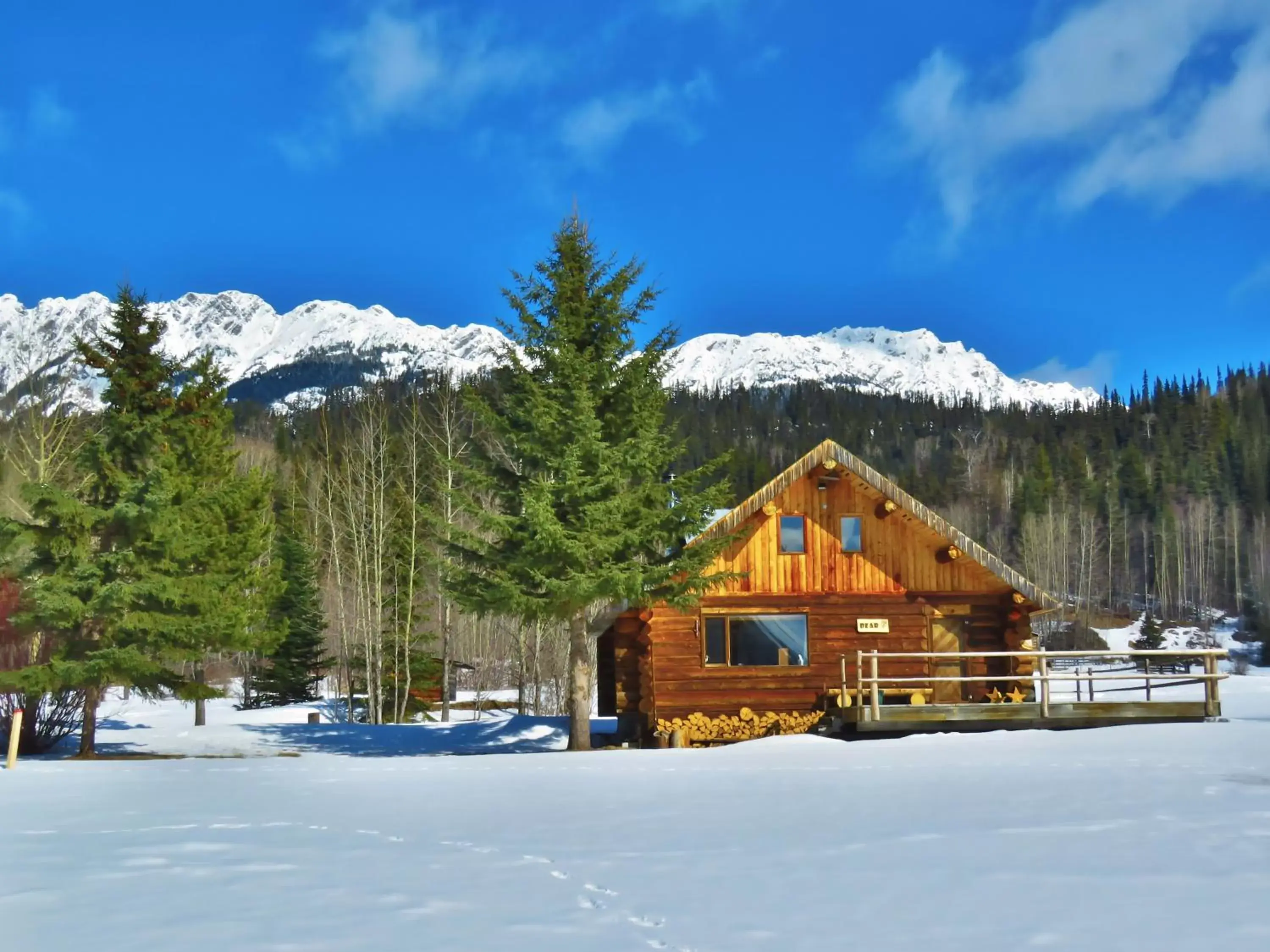 Facade/entrance, Winter in Rocky Ridge Resort-BC