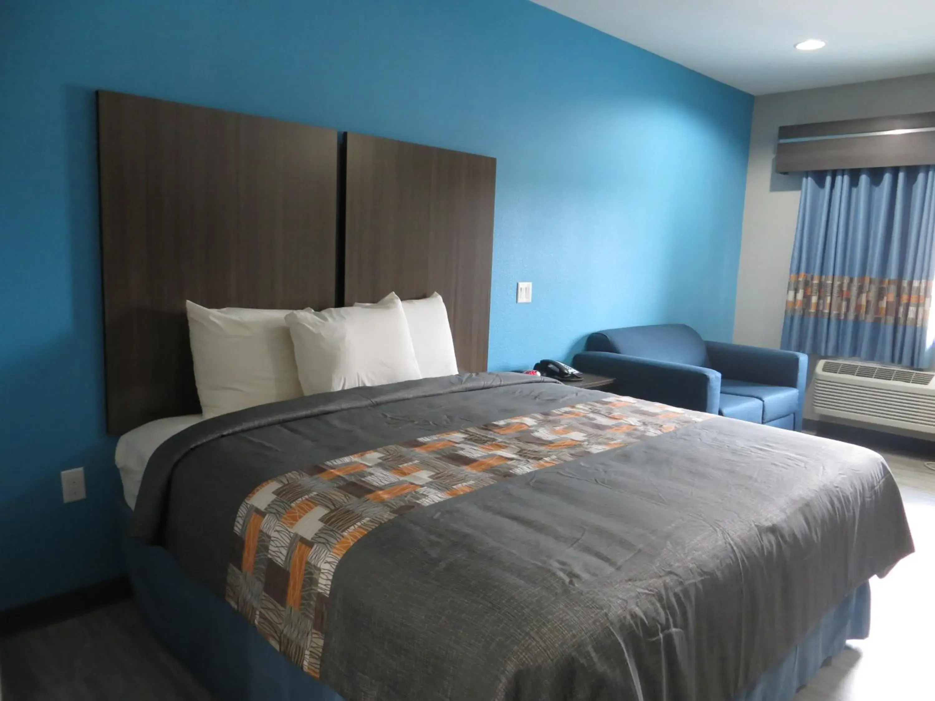 King Room - Smoking in Haven Inn & Suites willowbrook King Room - Smoking in Haven Inn & Suites willowbrook