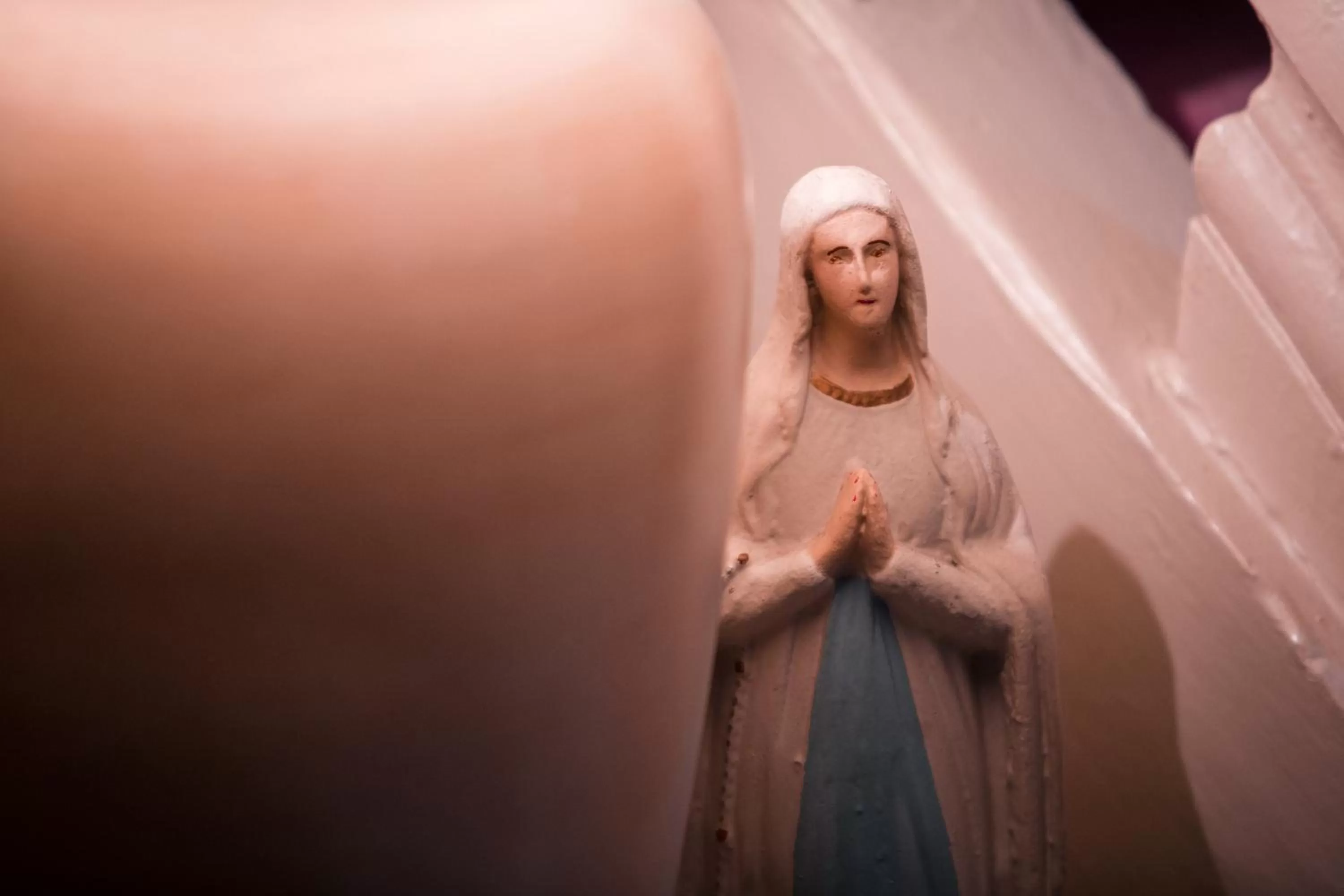 Decorative detail in Hôtel des Deux Clefs