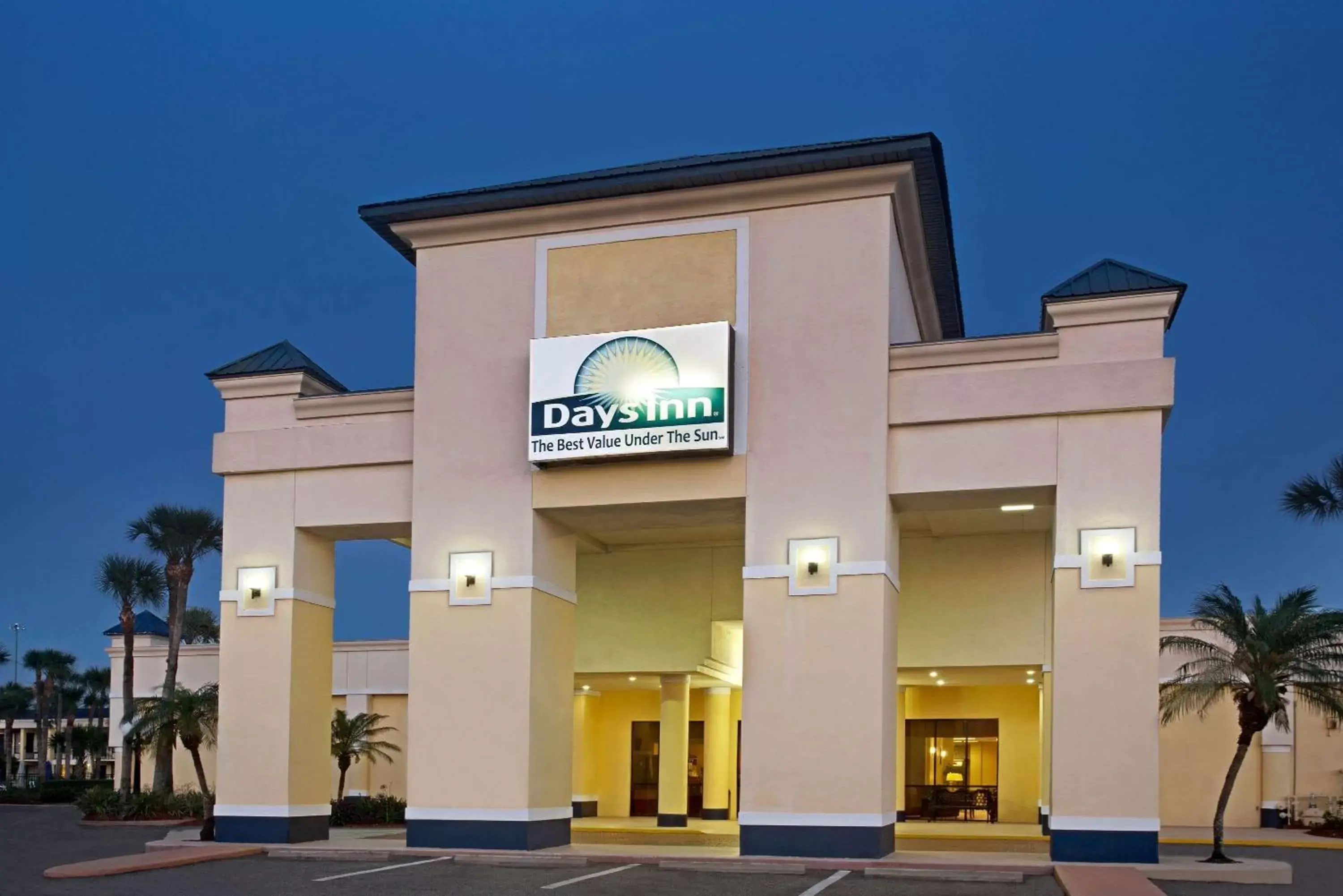 Property Building in Days Inn by Wyndham Orlando Airport Florida Mall